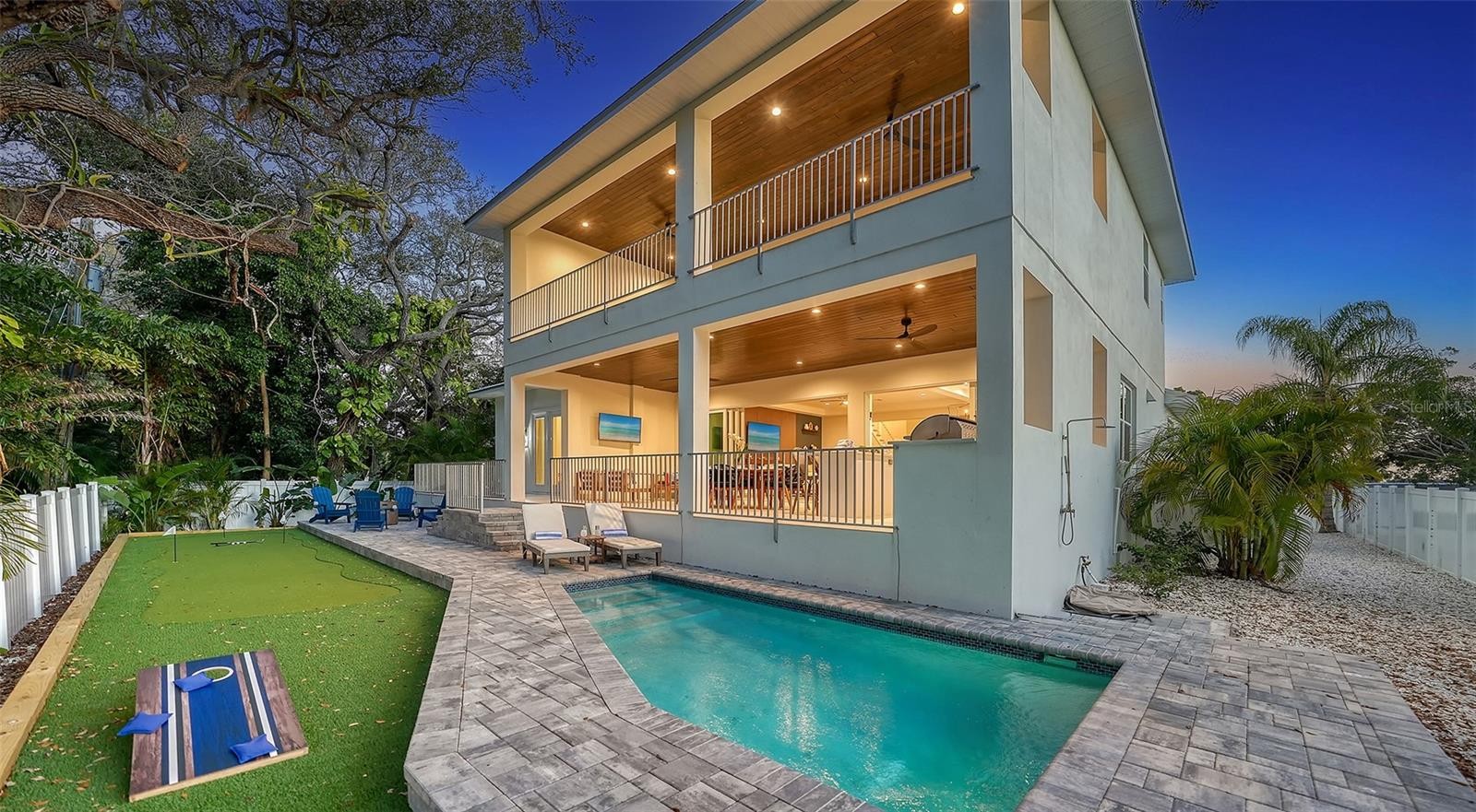 1537 SIESTA DR
