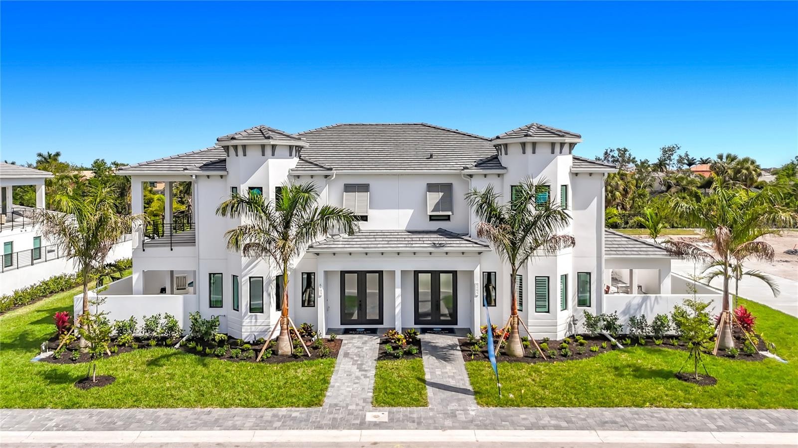 6105 WHITE MANGROVE LN