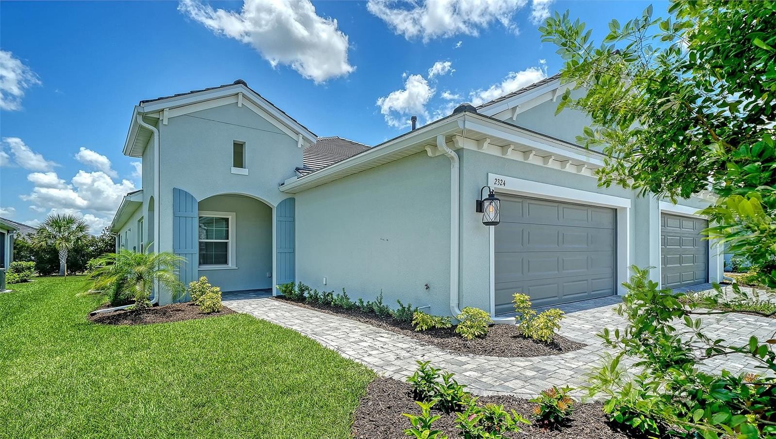 2324 BLUE MAHOE LN