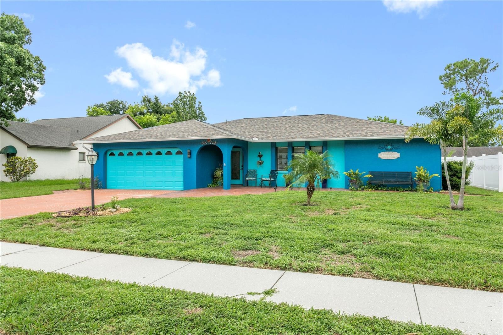 914 PLUM TREE LN