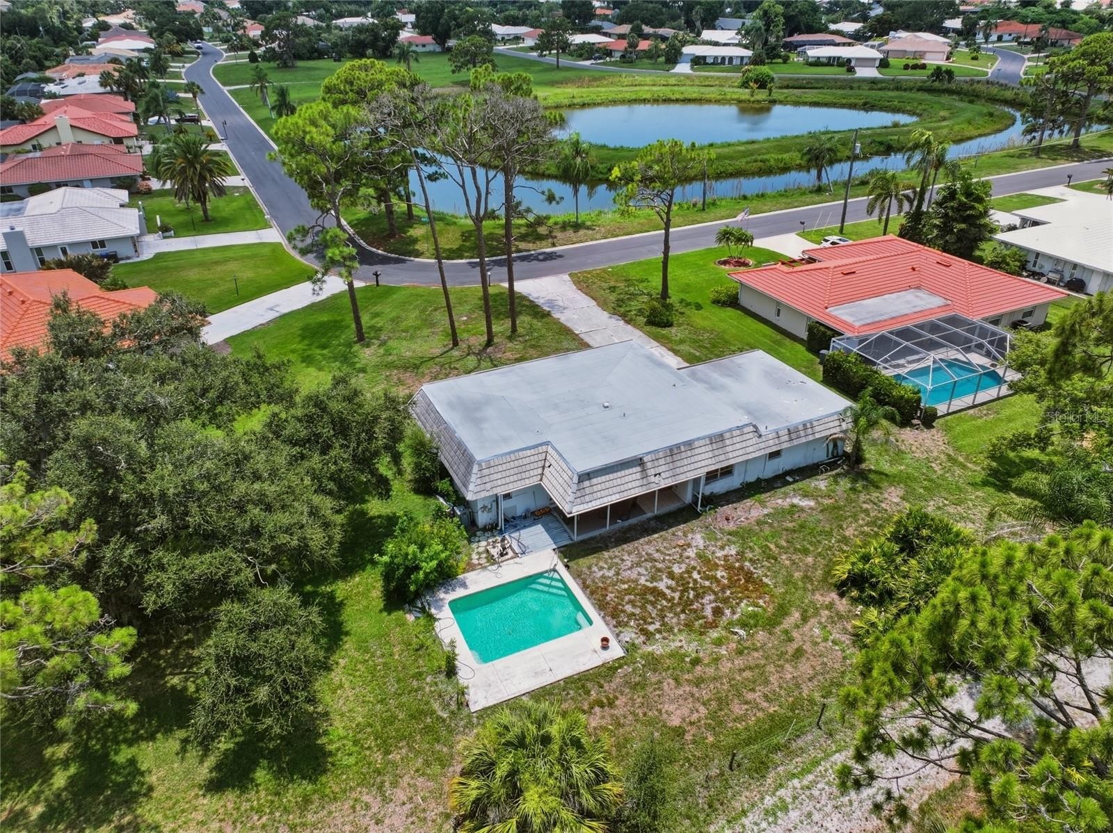 427 RUBENS DR