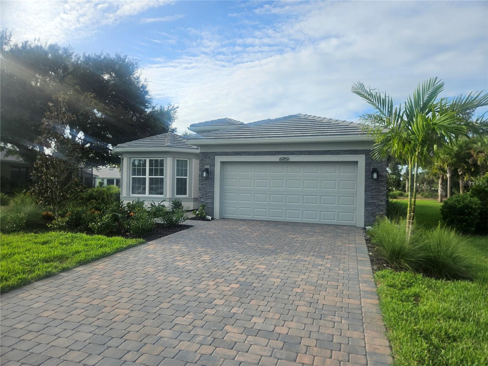 6959 MINNEOLA CT
