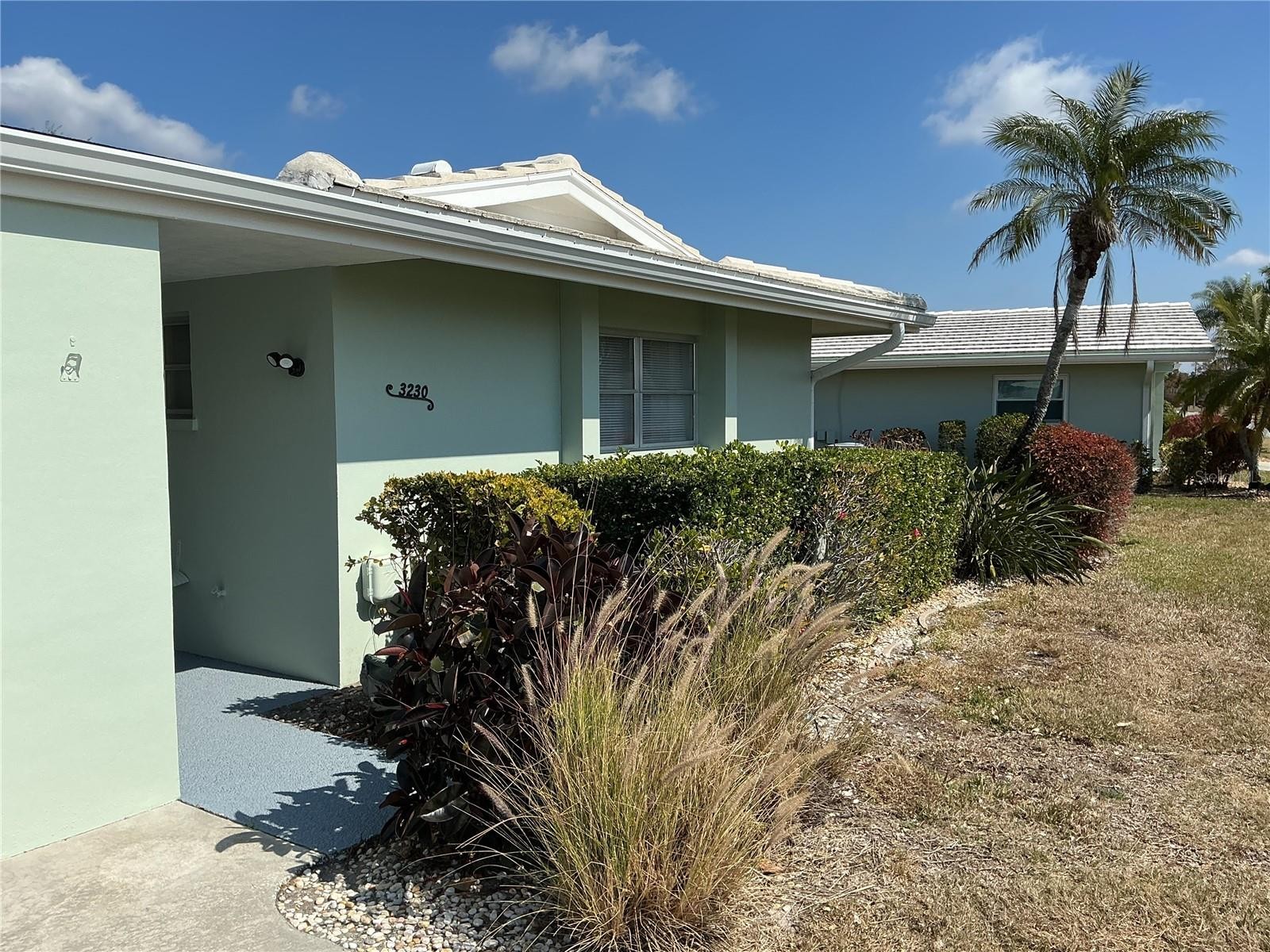 3230 VILLAGE GREEN DR #1032