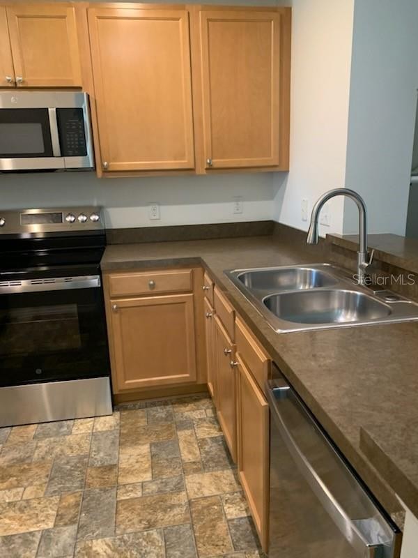 8893 WHITE SAGE LOOP