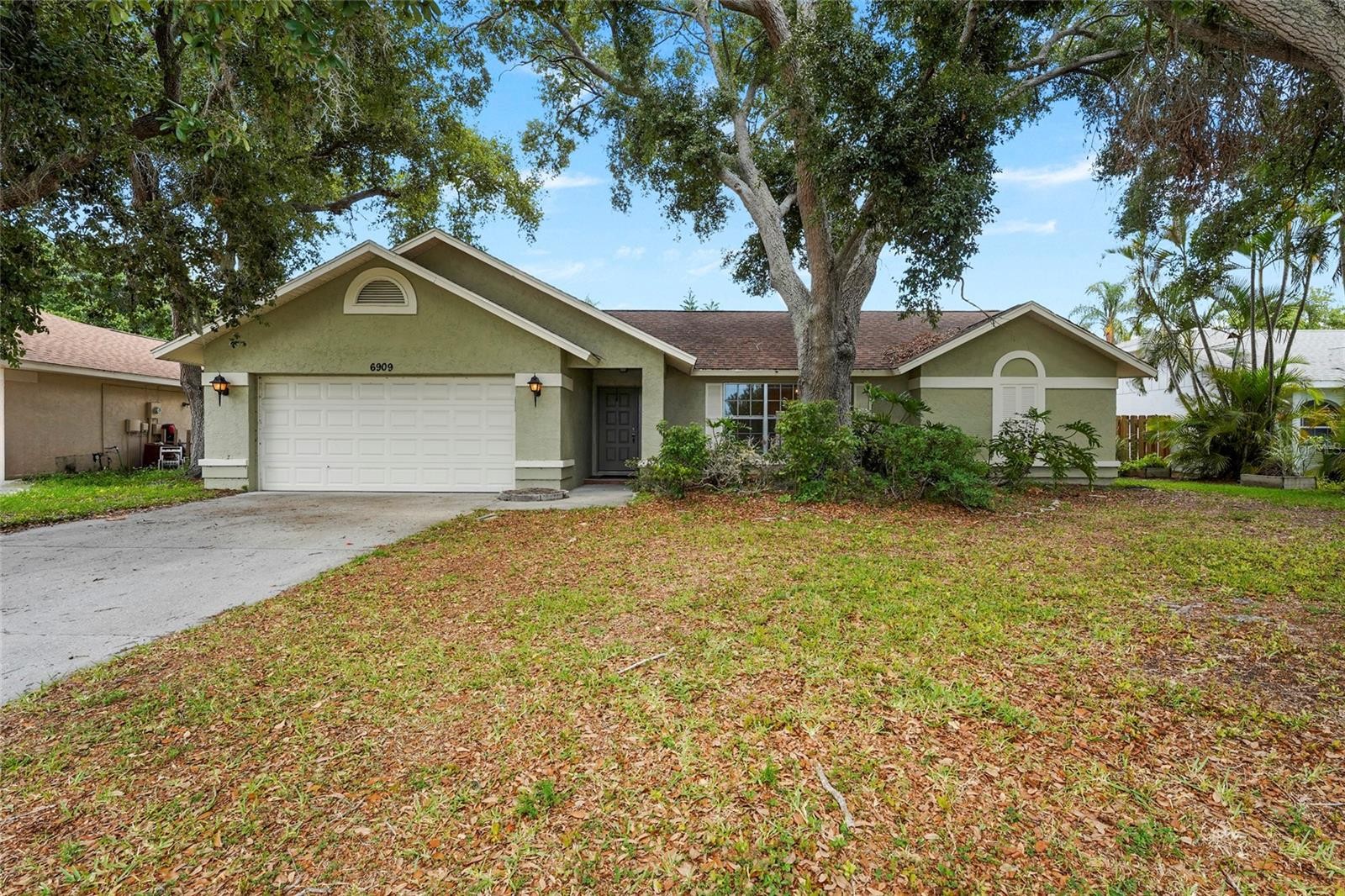 6909 9TH CT E
