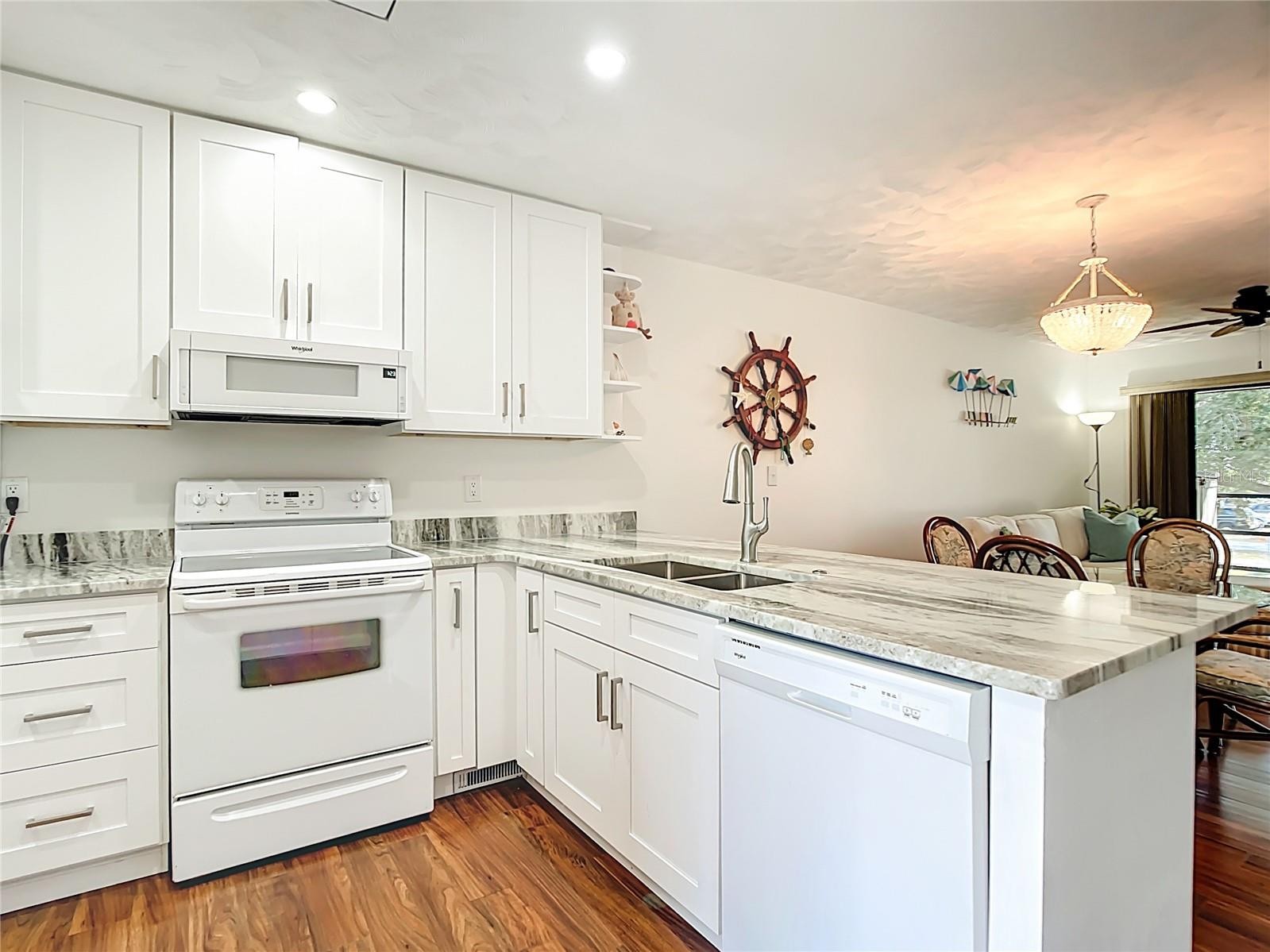 431 AIRPORT AVE E #207