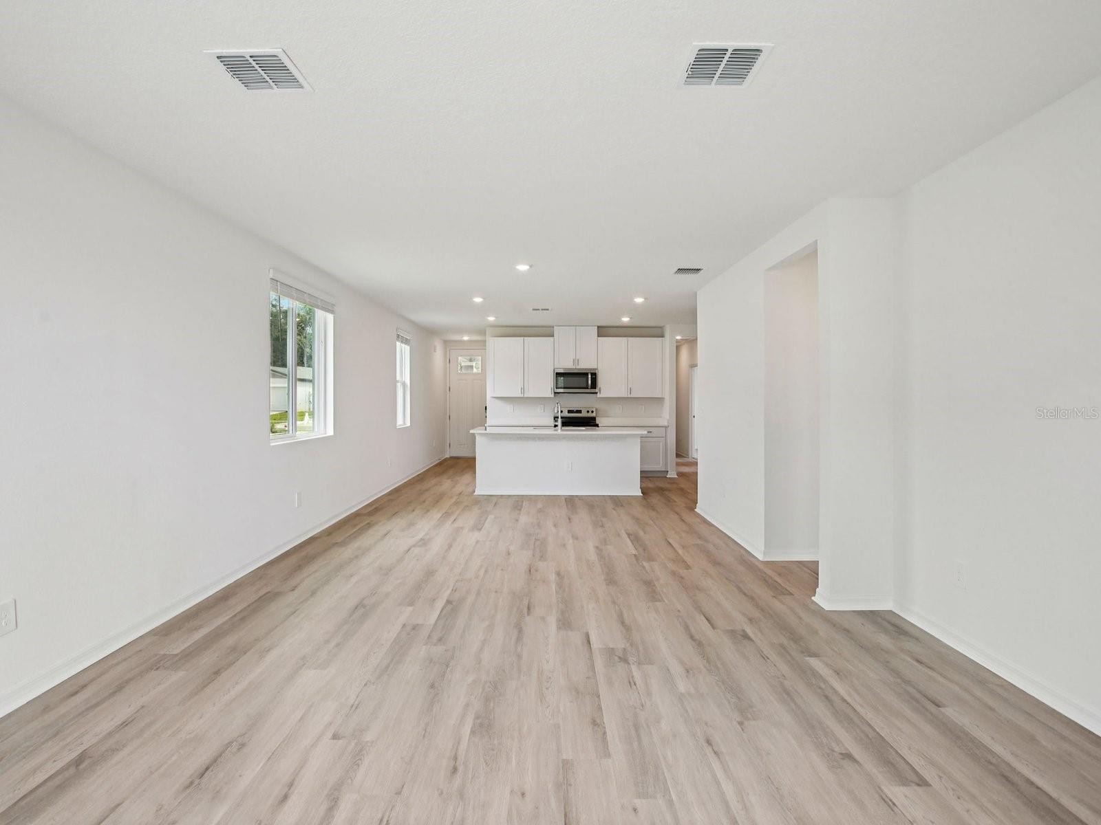 320 LAZY SHORE DR