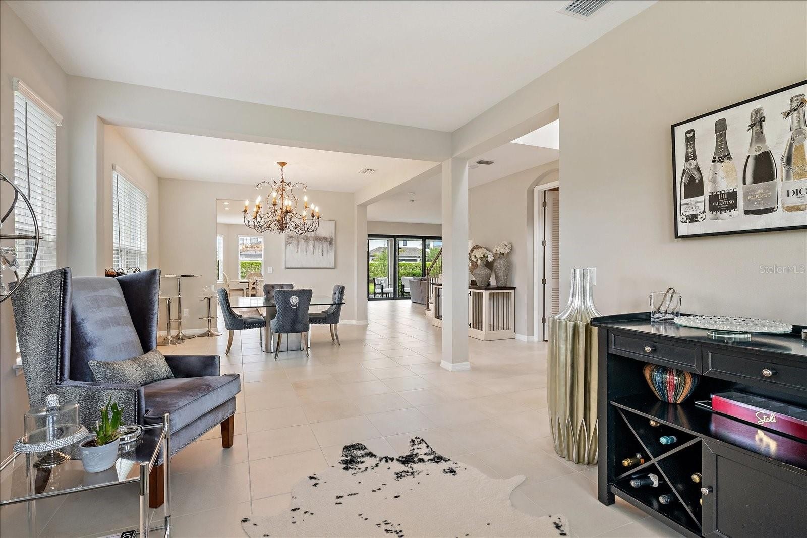 9085 LUNA LN