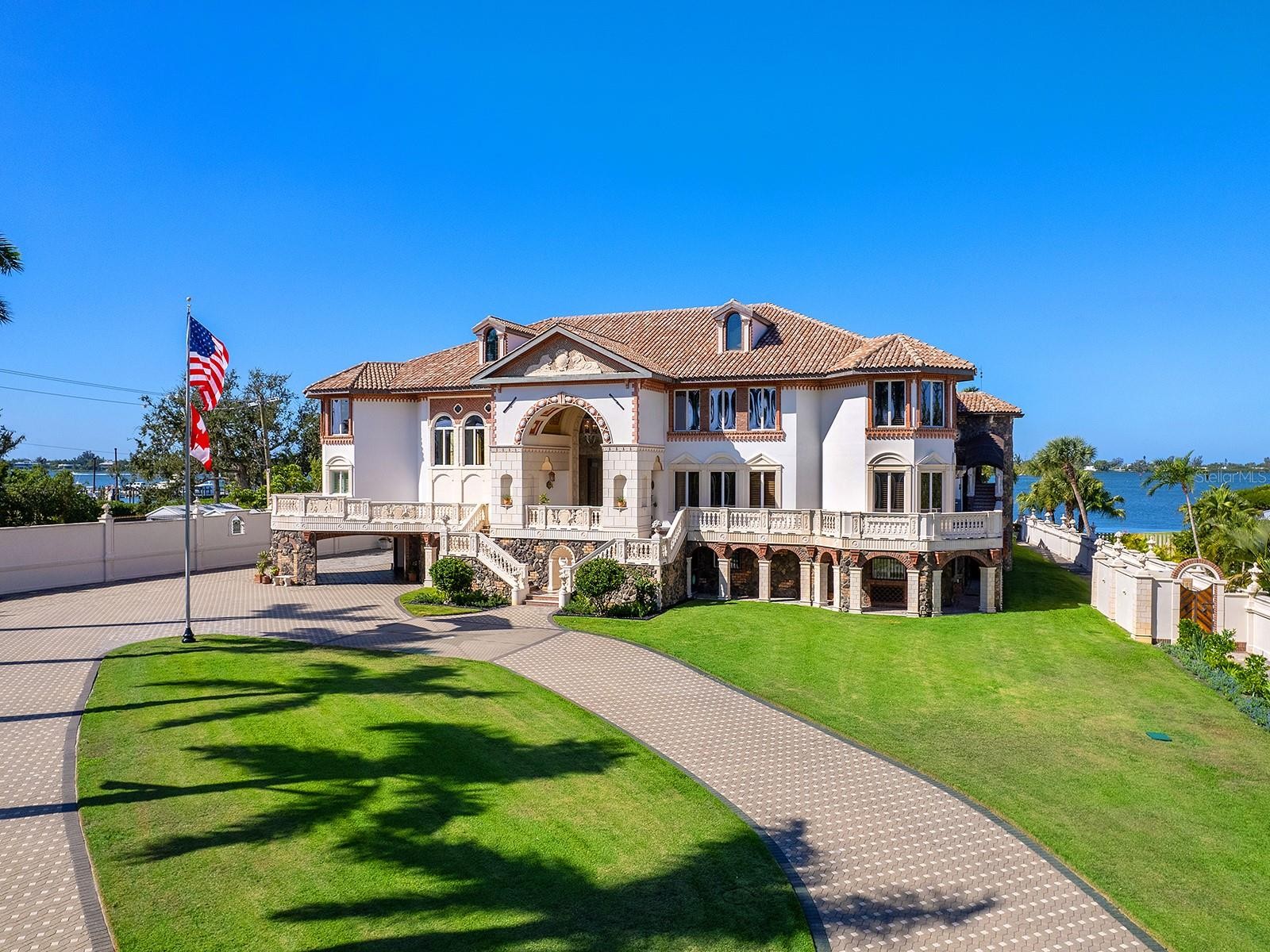 1310 S LAKE SHORE DR