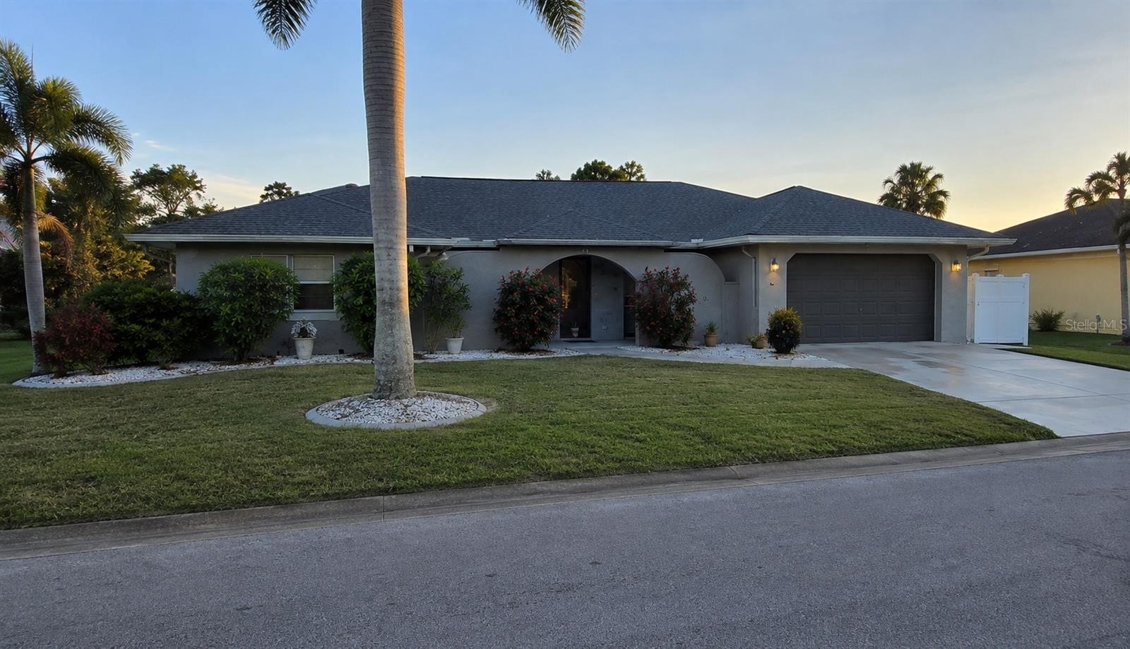 1840 FLAMETREE LN