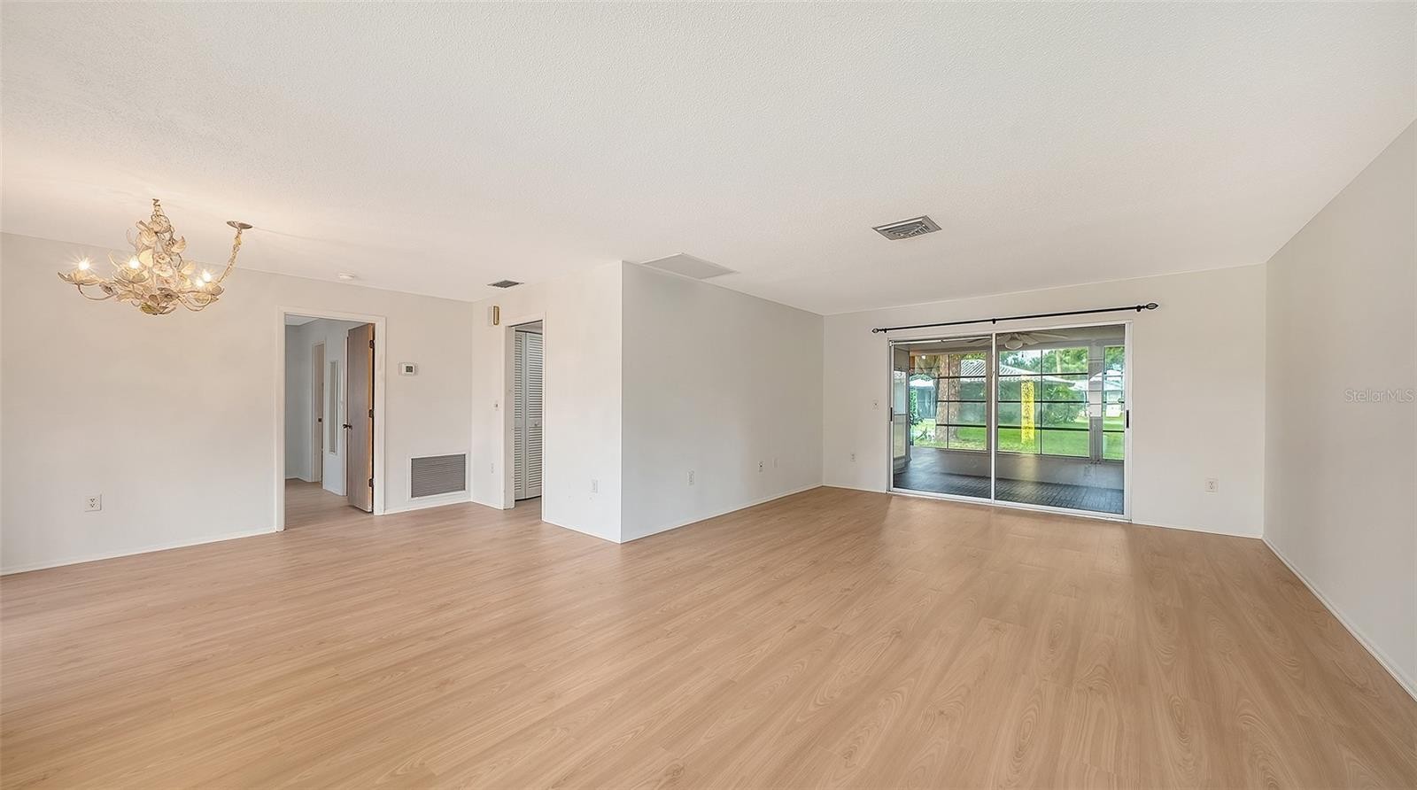 515 ROUSSEAU DR