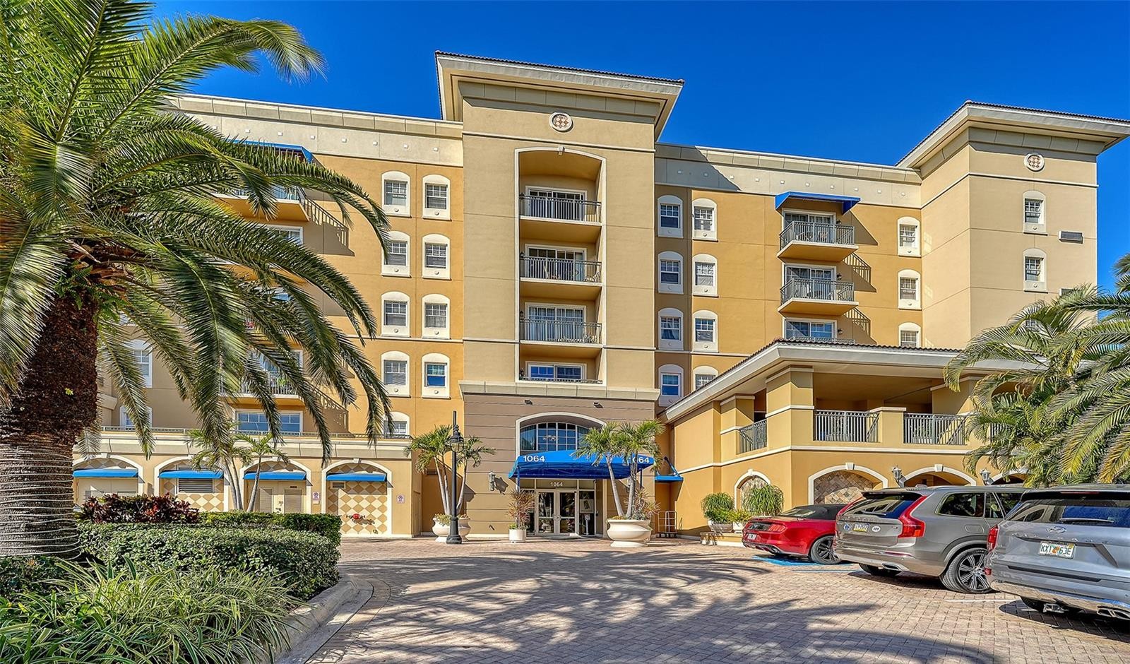 1064 N TAMIAMI TRAIL #1320