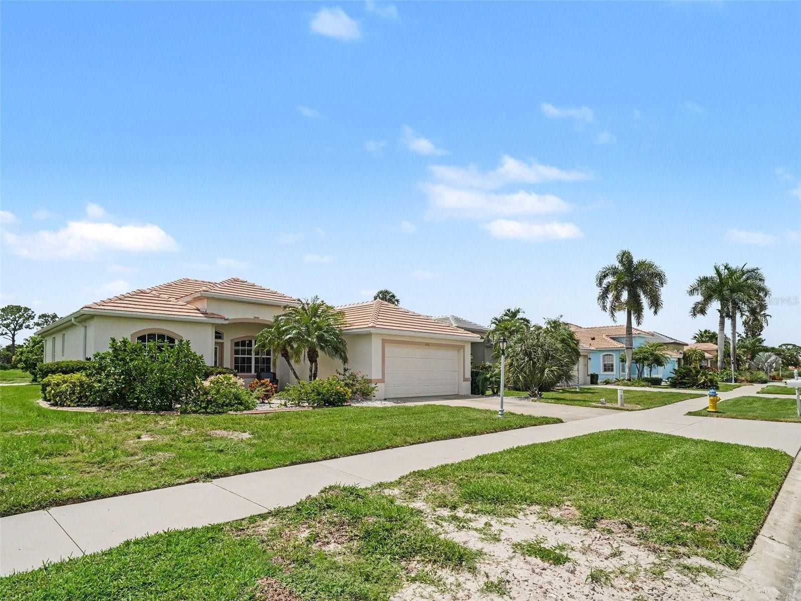 2885 ROYAL PALM DR