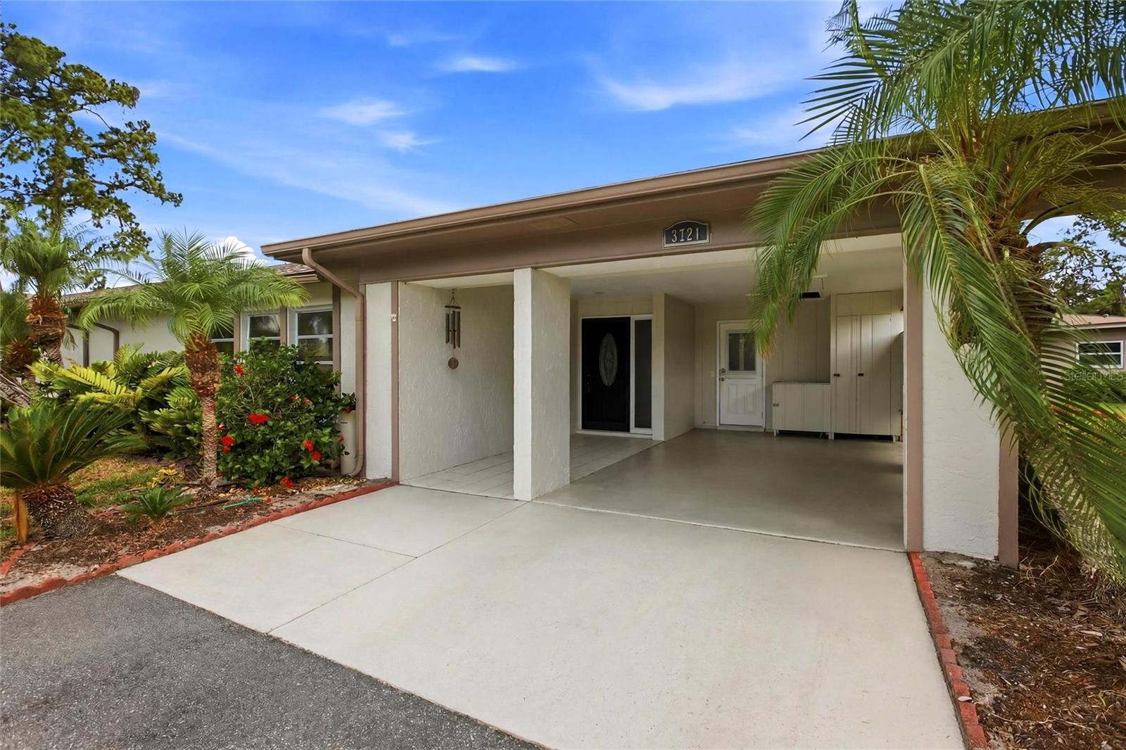 3721 COLLINS ST #812