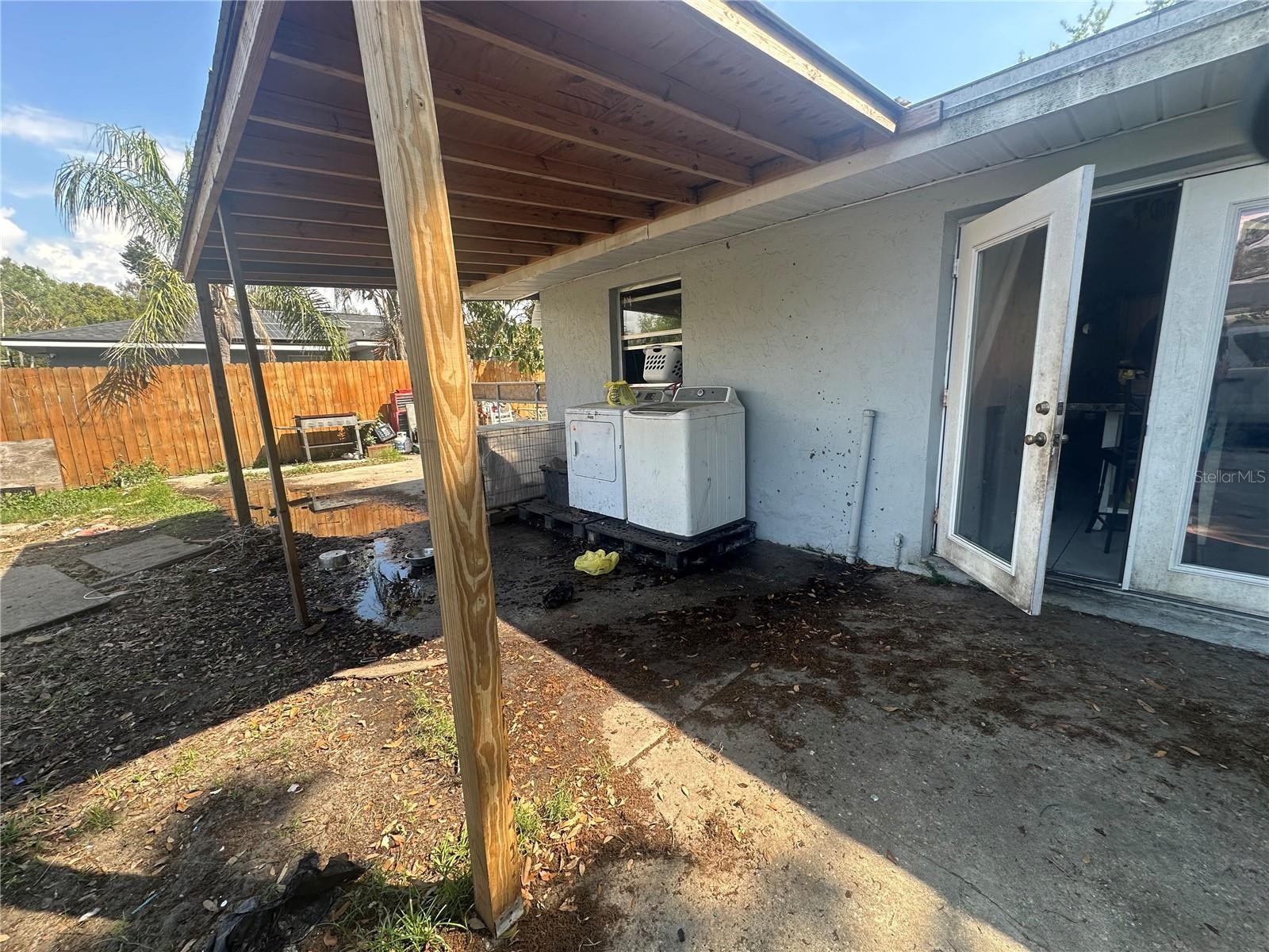 1525 7TH AVENUE DR E