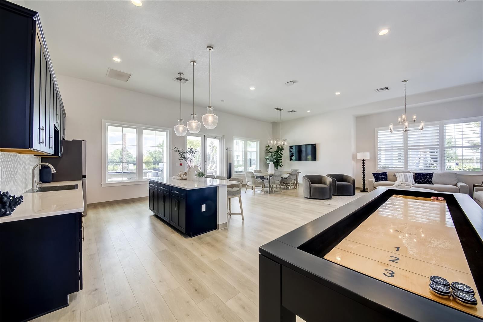 140 THORNE LN