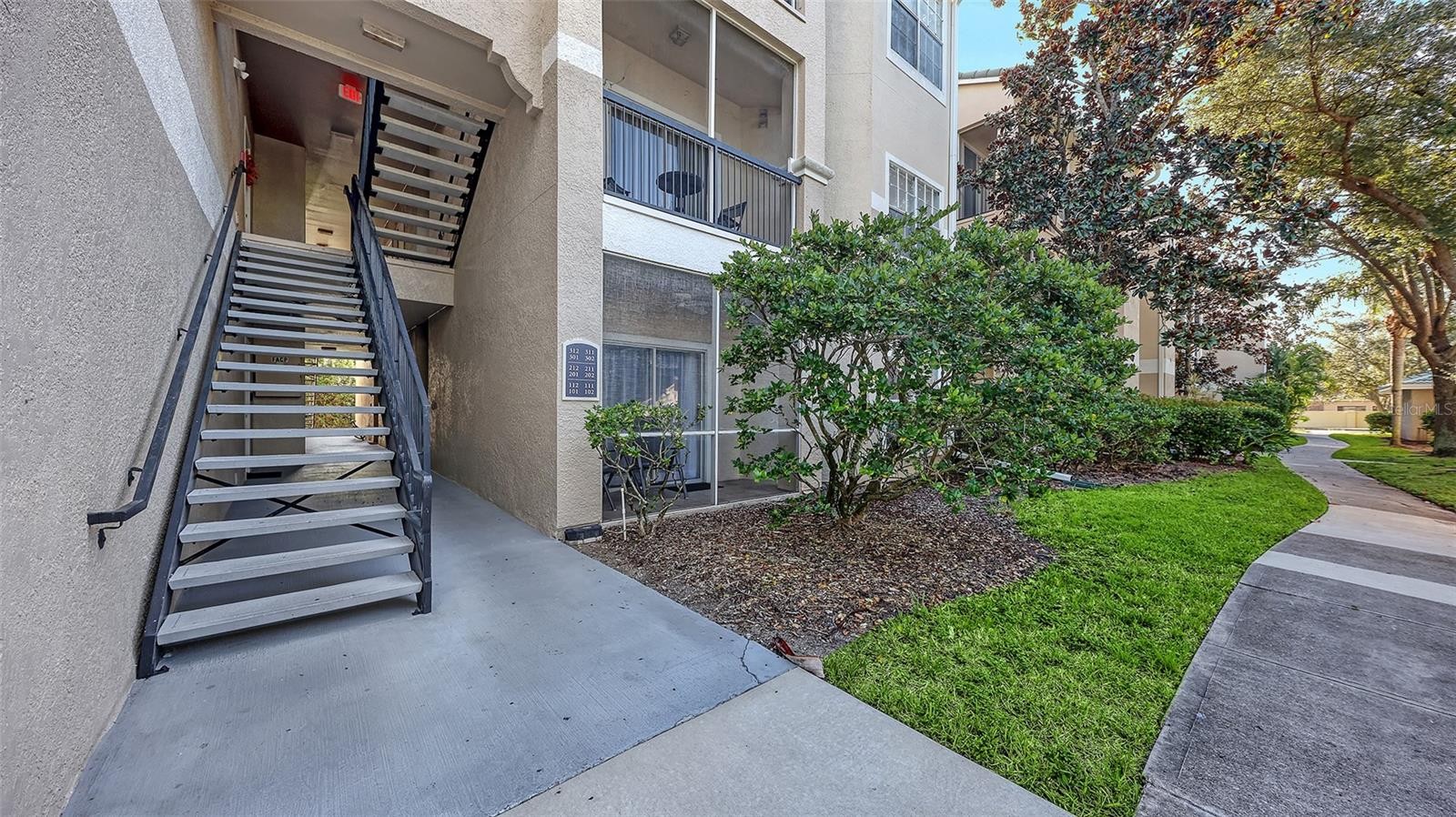 5180 NORTHRIDGE RD #102