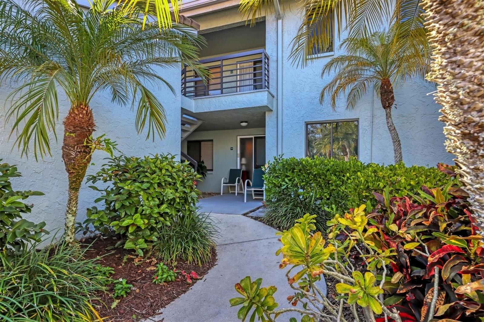 600 CARRIAGE HOUSE LN #204