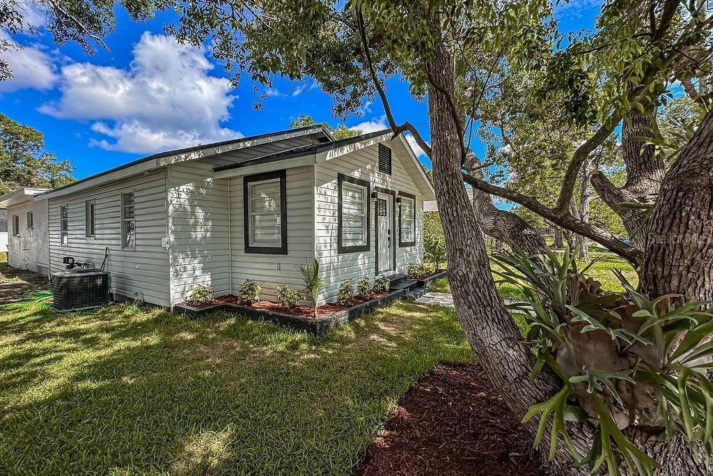 605 15TH AVE W