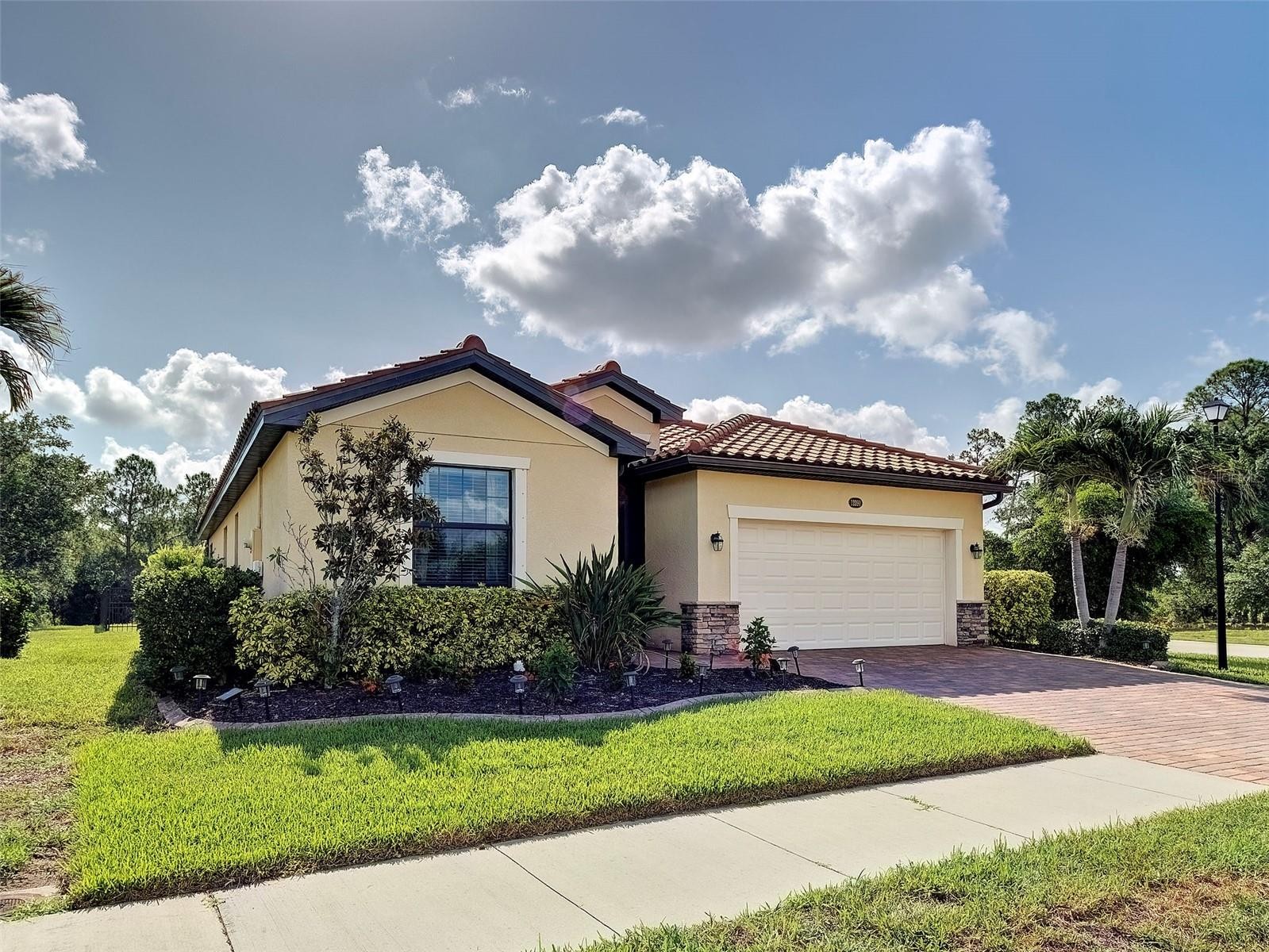 12390 CINQUETERRE DR