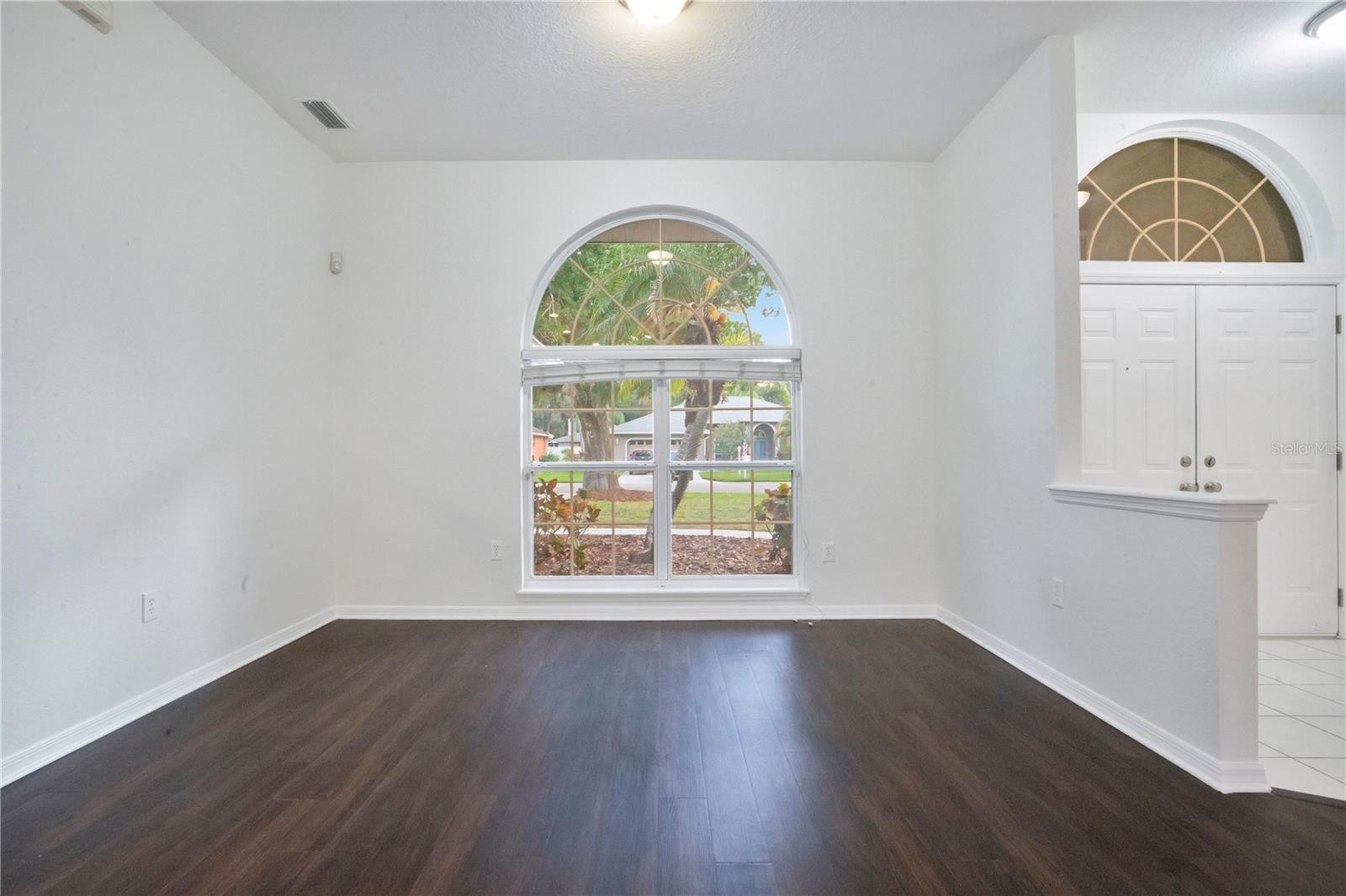 3404 RIVER WOODS DR