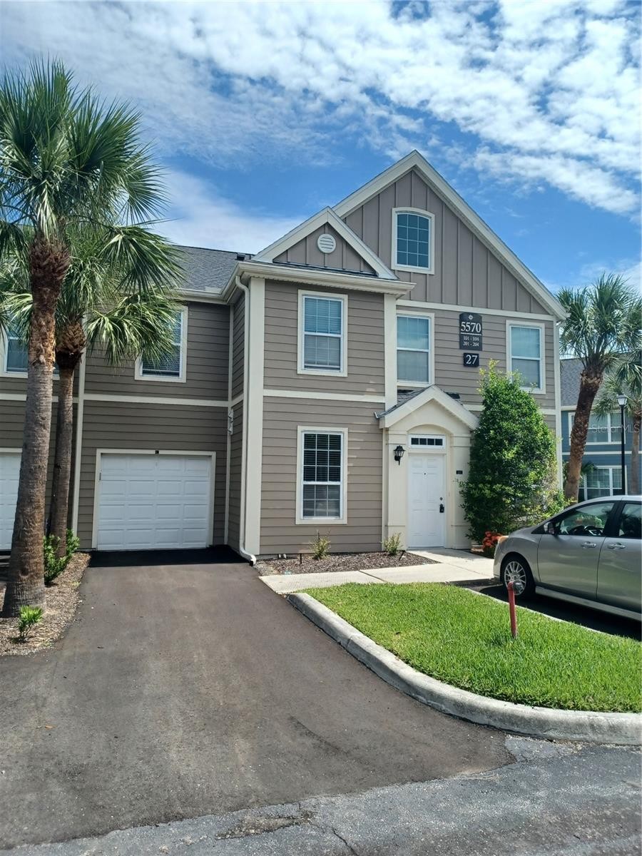 5570 ROSEHILL RD #102