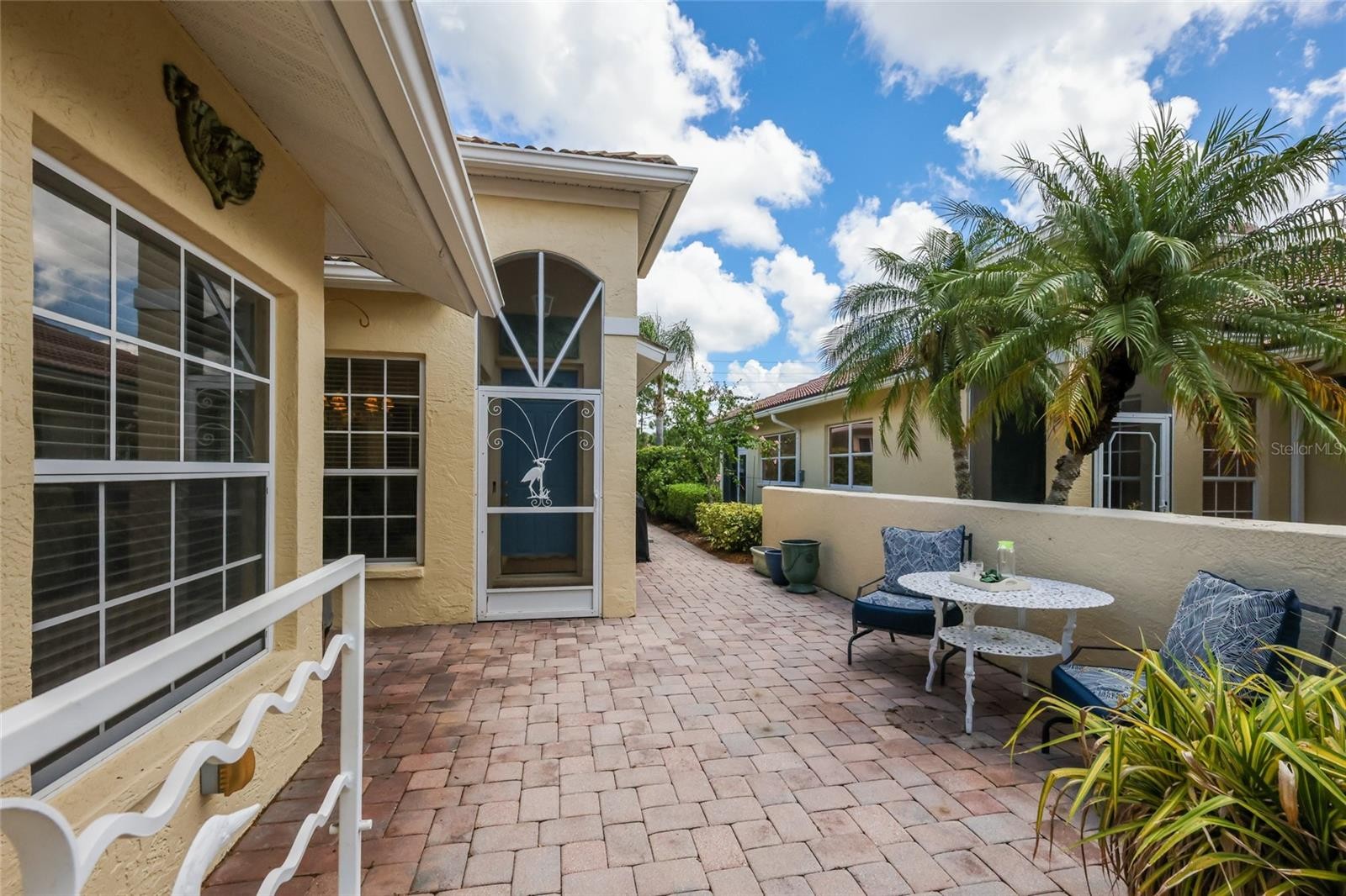 216 VISTA DEL LAGO WAY
