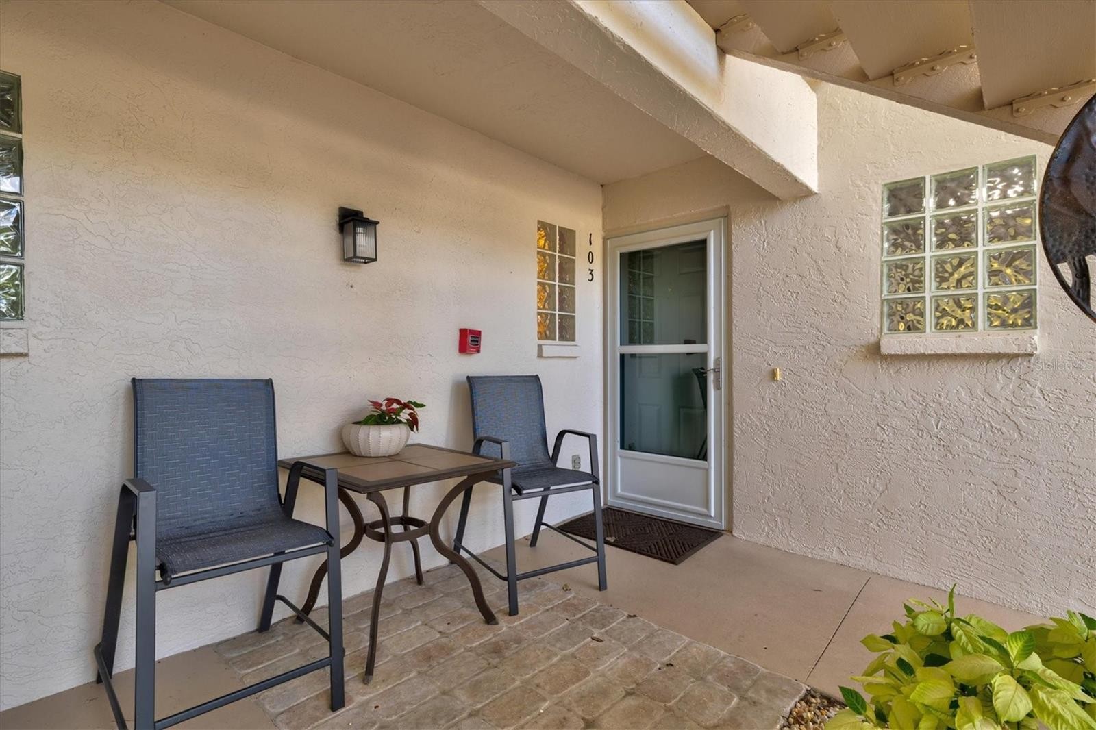 811 MONTROSE DR #103