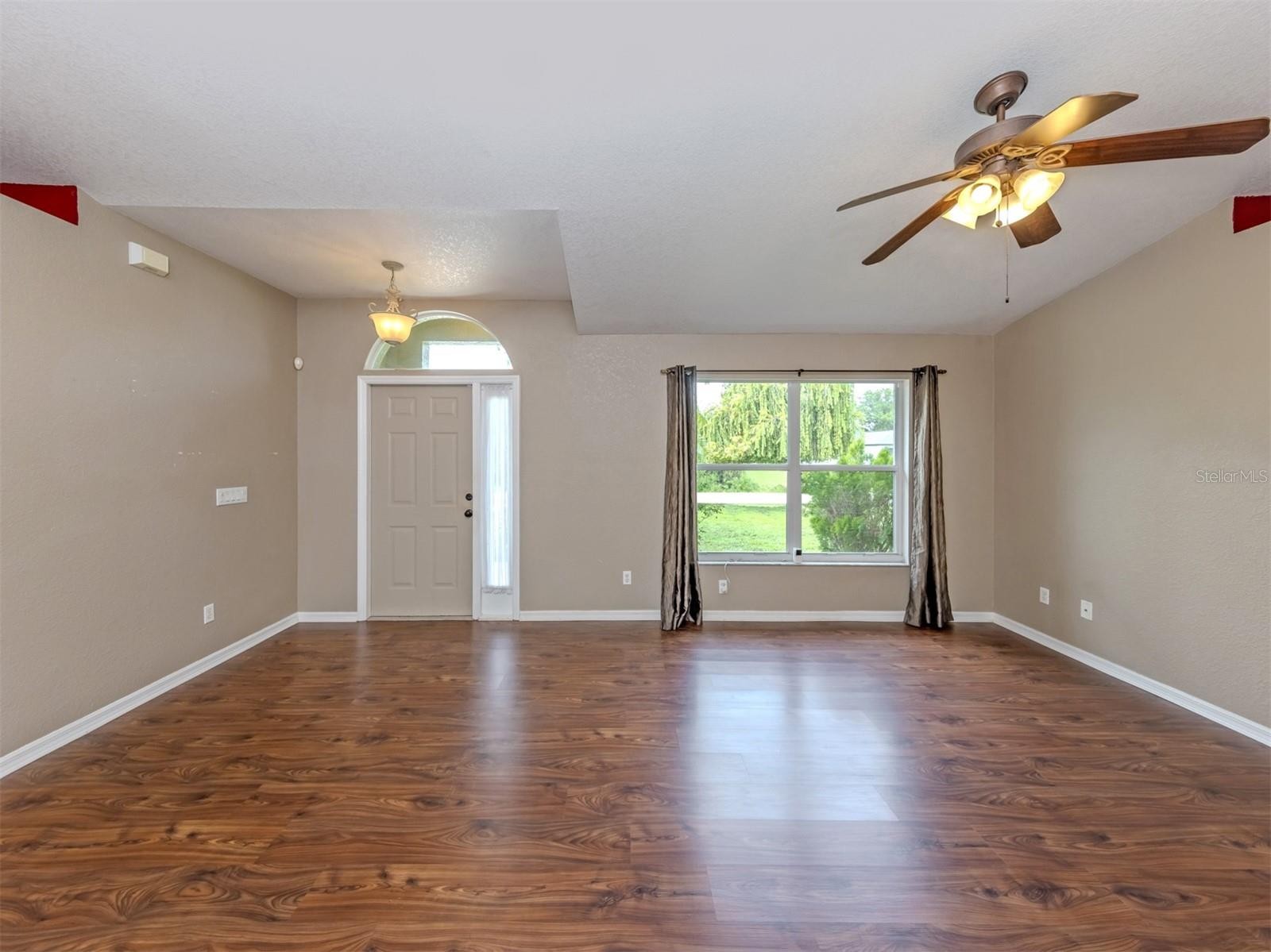 2136 PENGUIN LN