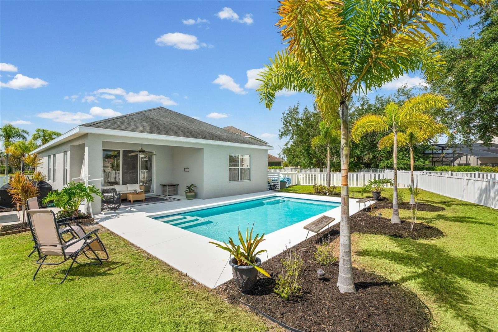 4946 NEWPORT NEWS CIR