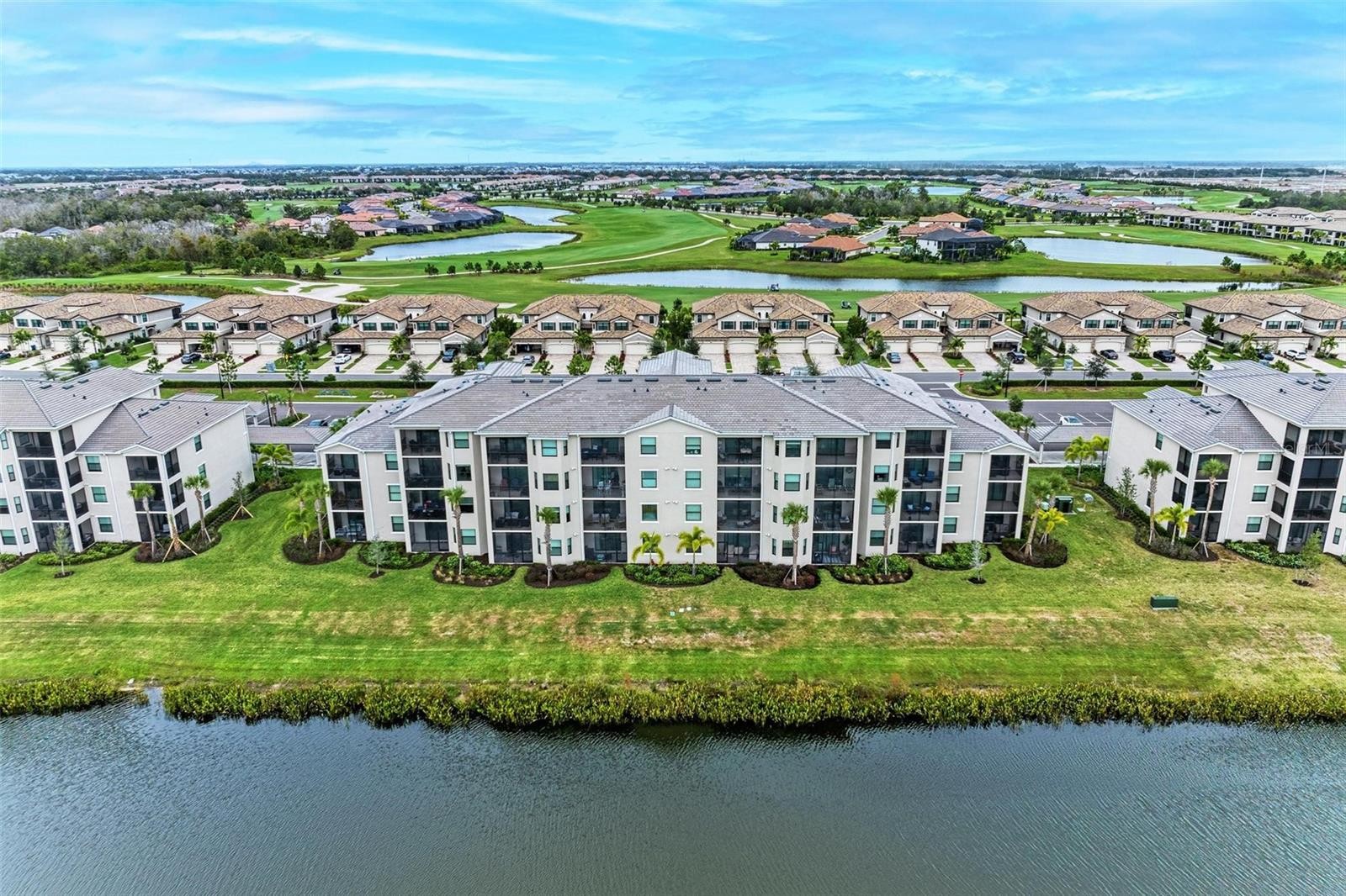 17902 GAWTHROP DR #307