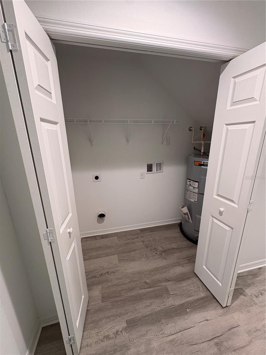 2527 6TH AVENUE DR E