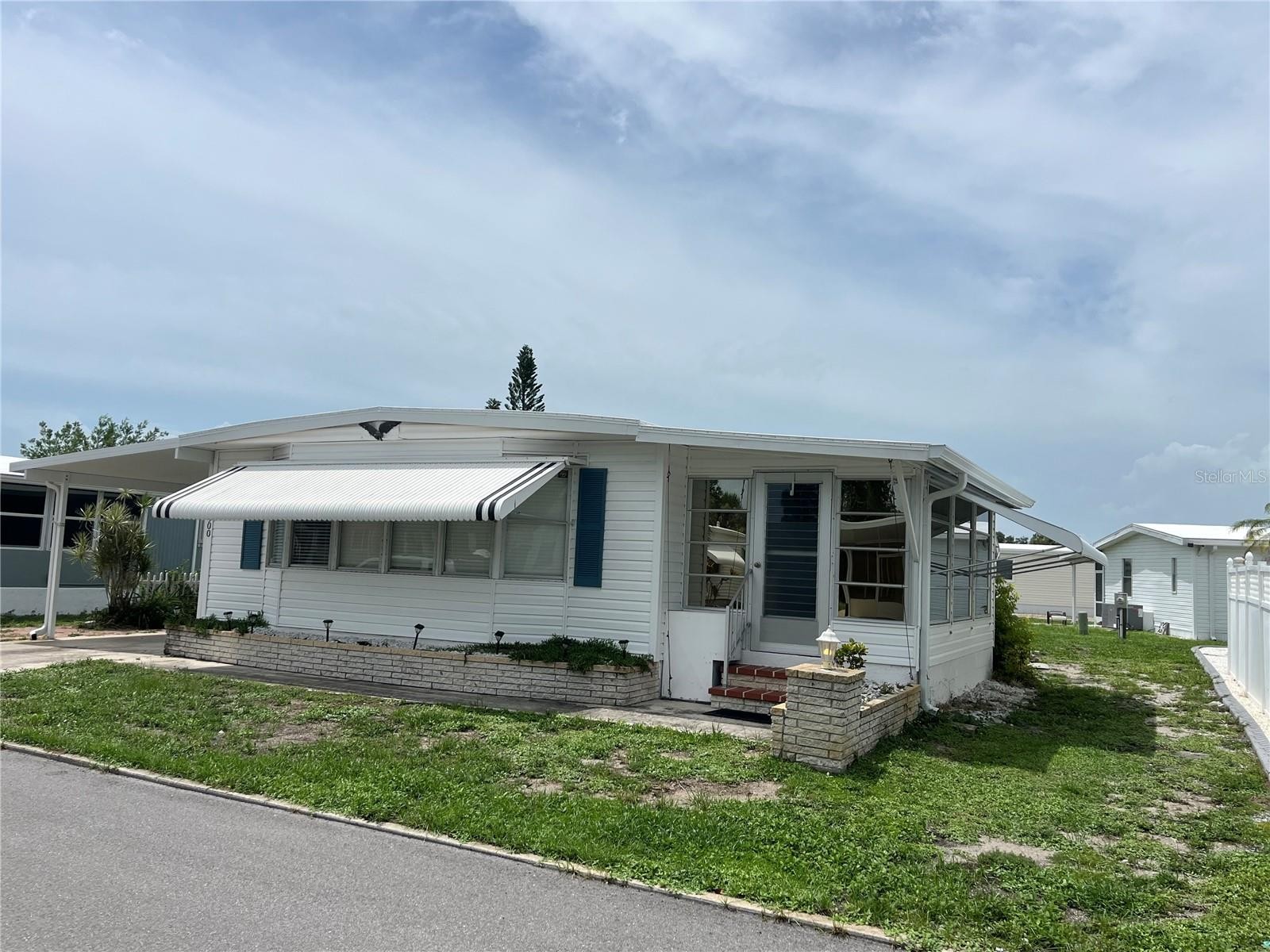 900 JOLANDA CIR