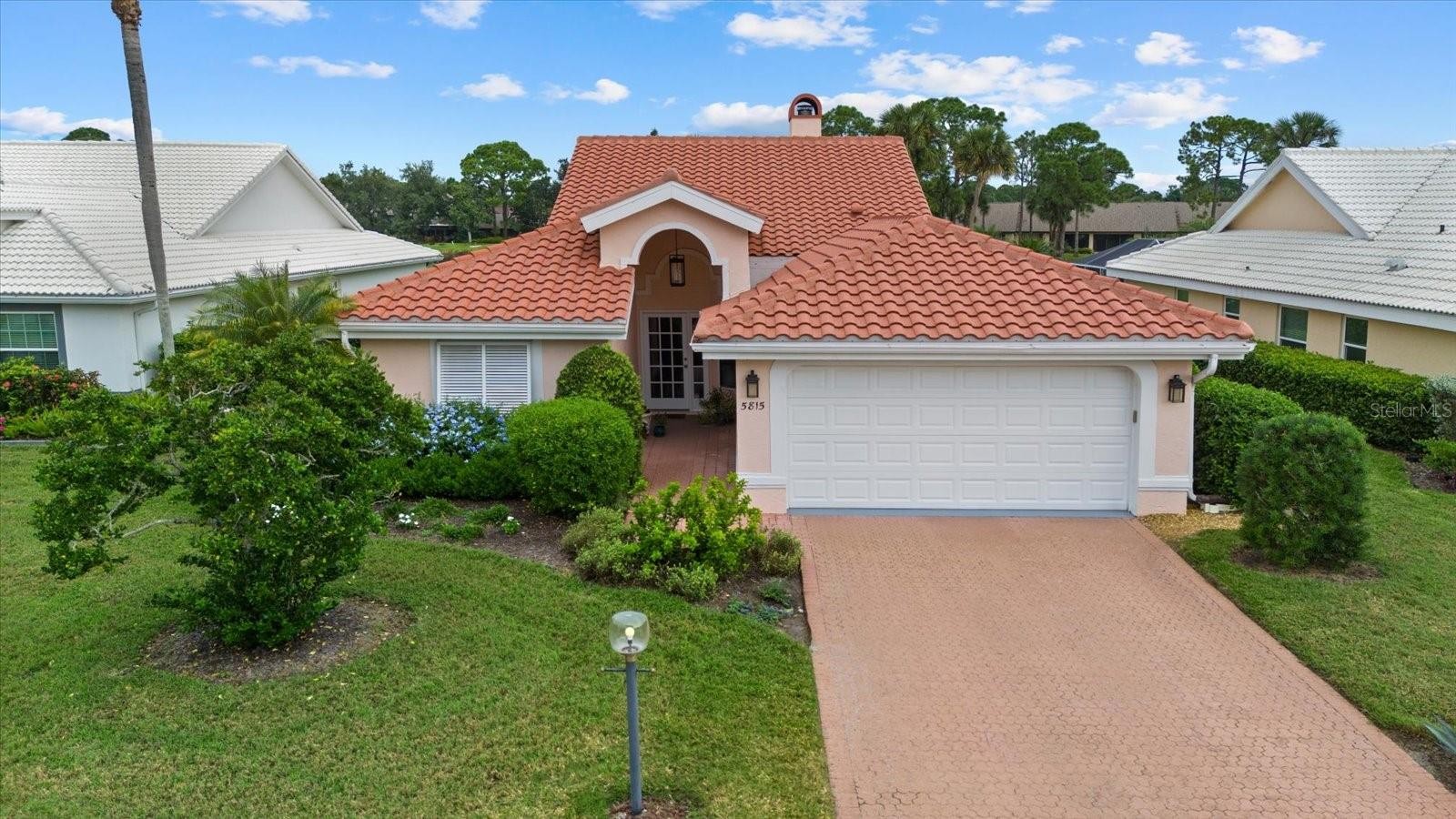 5815 FAIRWOODS CIR