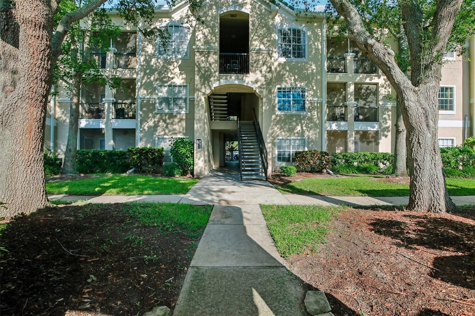 5174 NORTHRIDGE RD #104