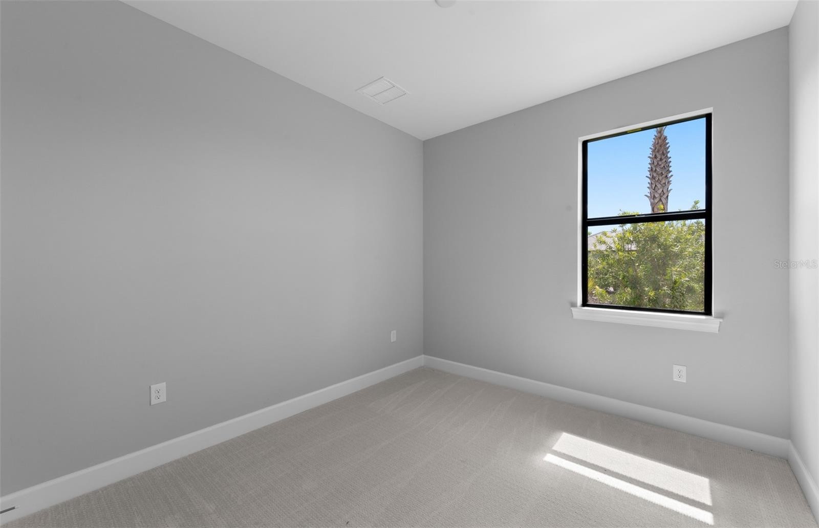 1758 BLUE STAR CT