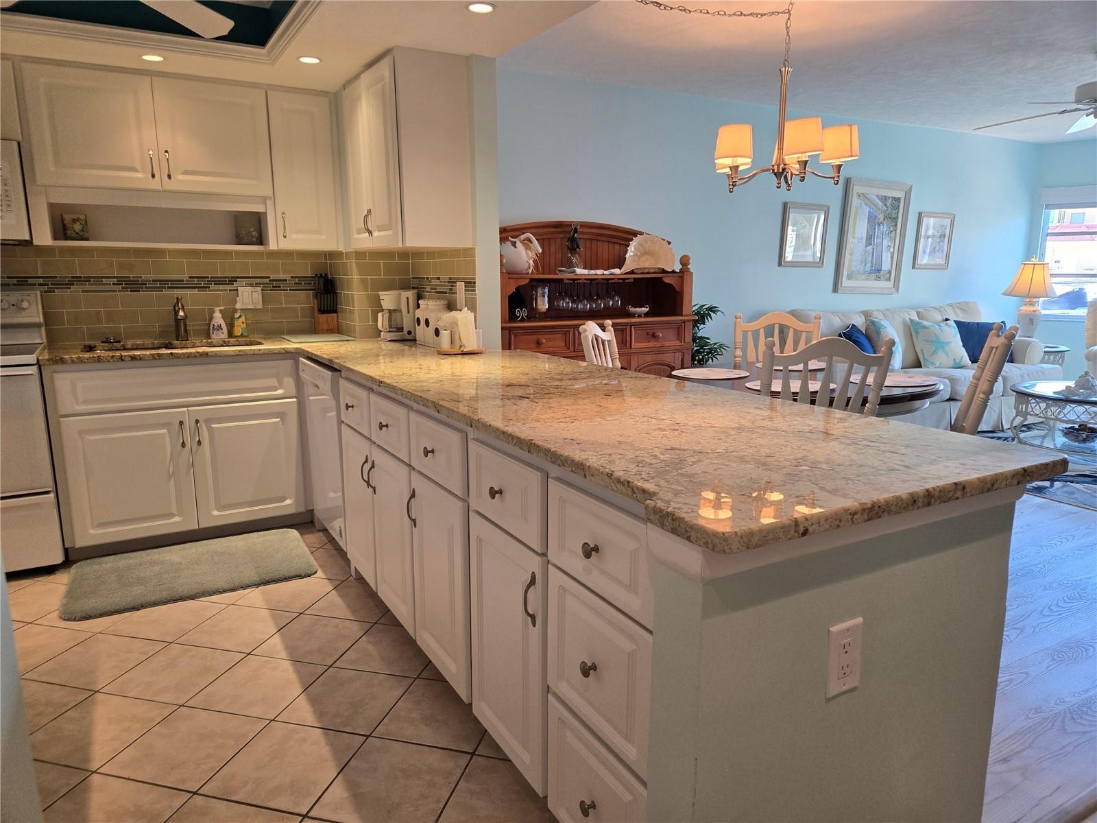 1215 S PORTOFINO DR #107