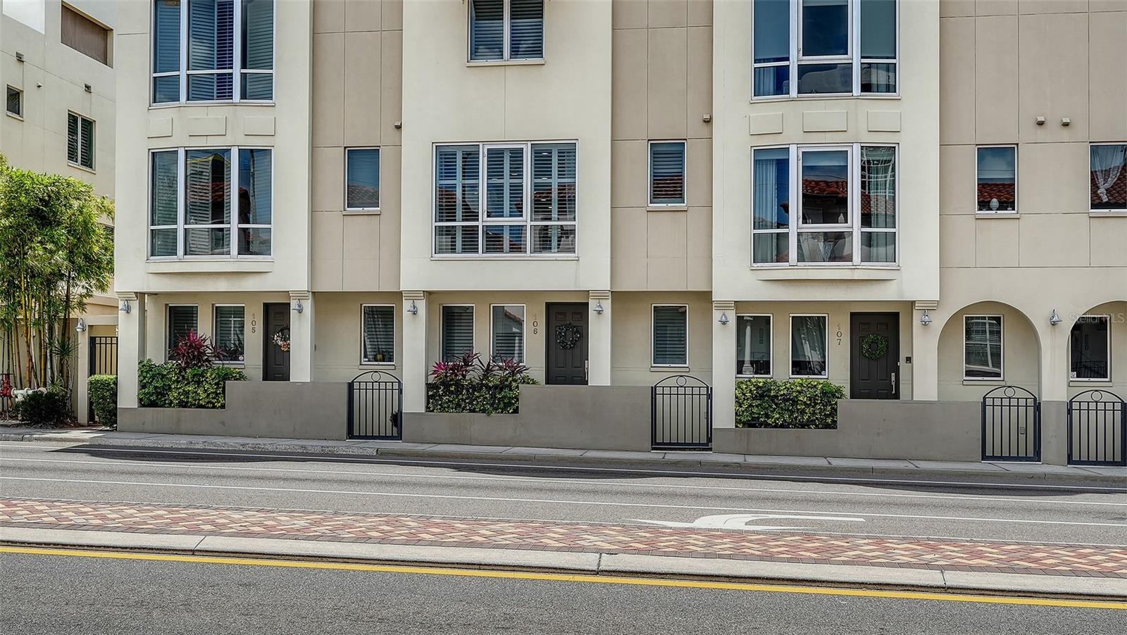 235 COCOANUT AVE #106-B