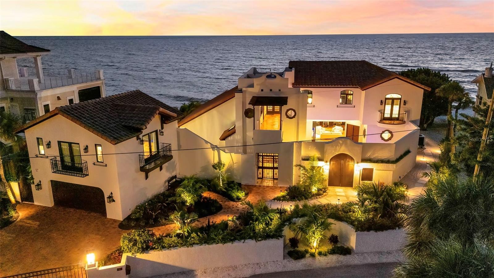 121 N CASEY KEY RD
