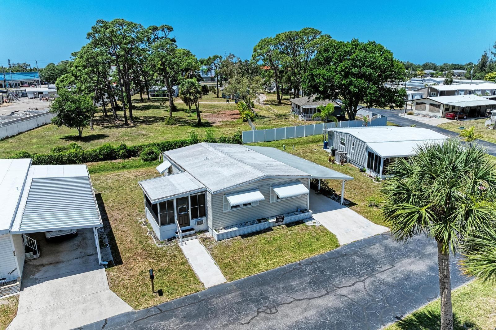 348 TROPIC DR