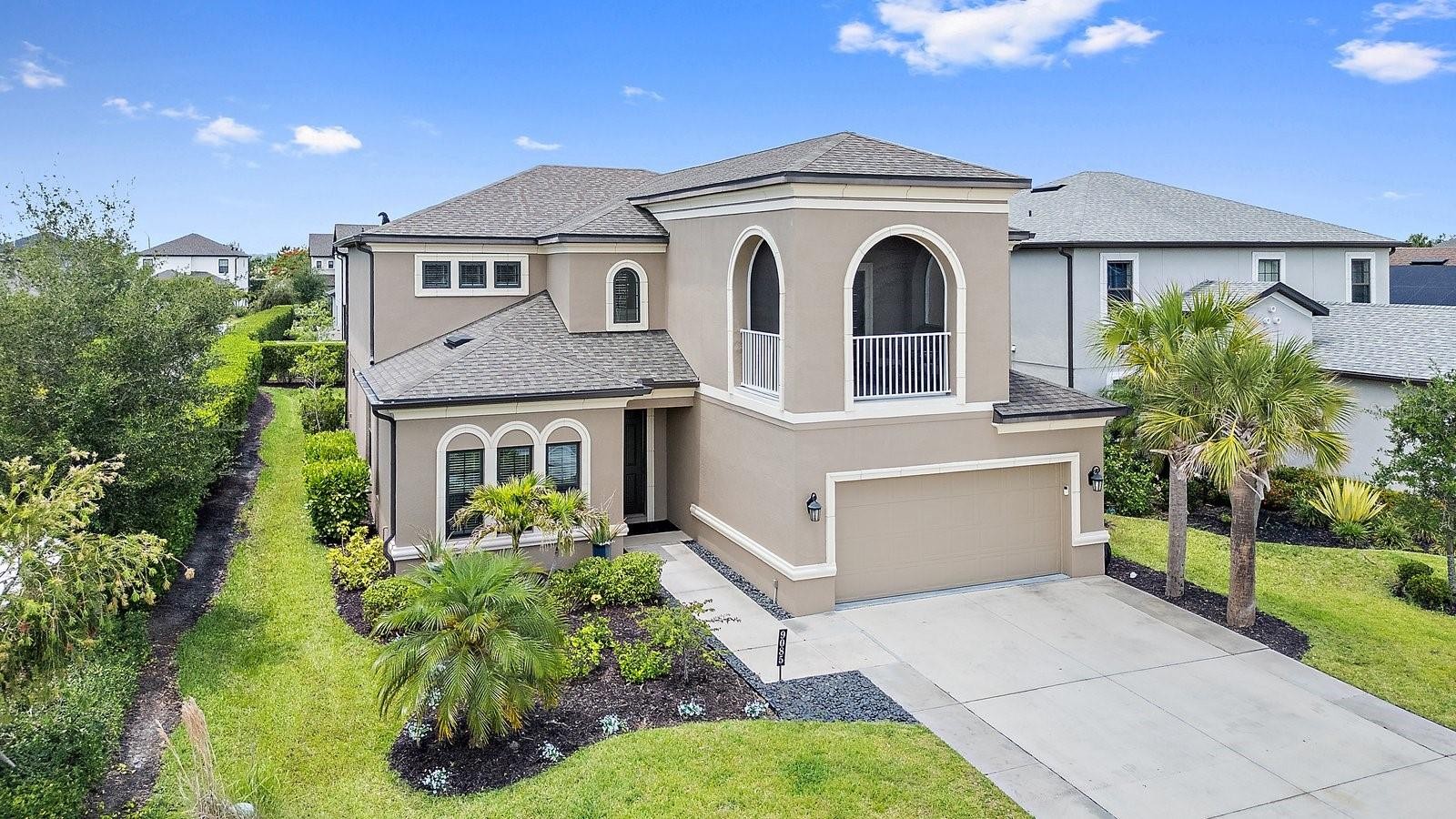 9085 LUNA LN