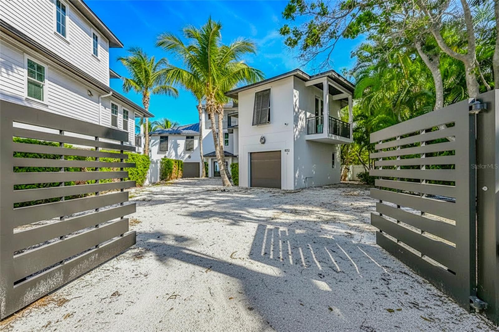 832 S BAY BLVD #A & B