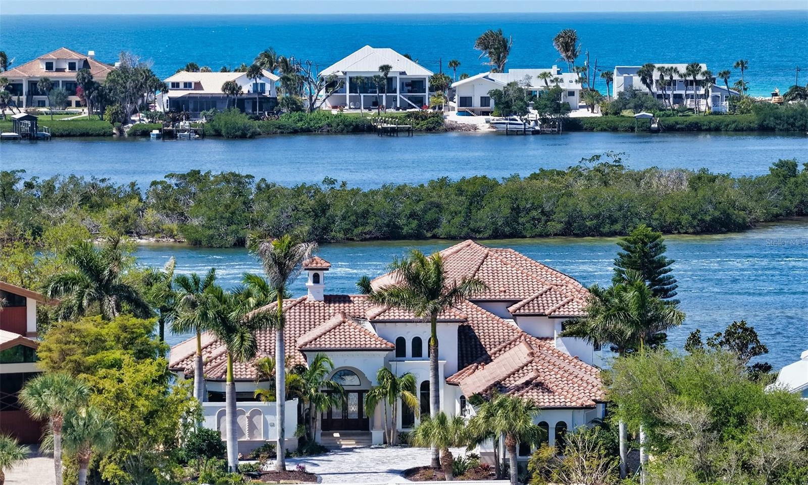 275 LOOKOUT POINT DR