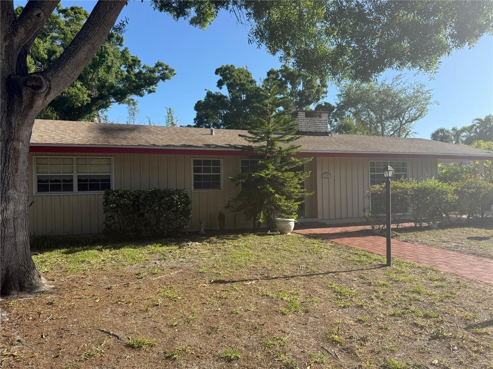 1827 ALTA VISTA ST