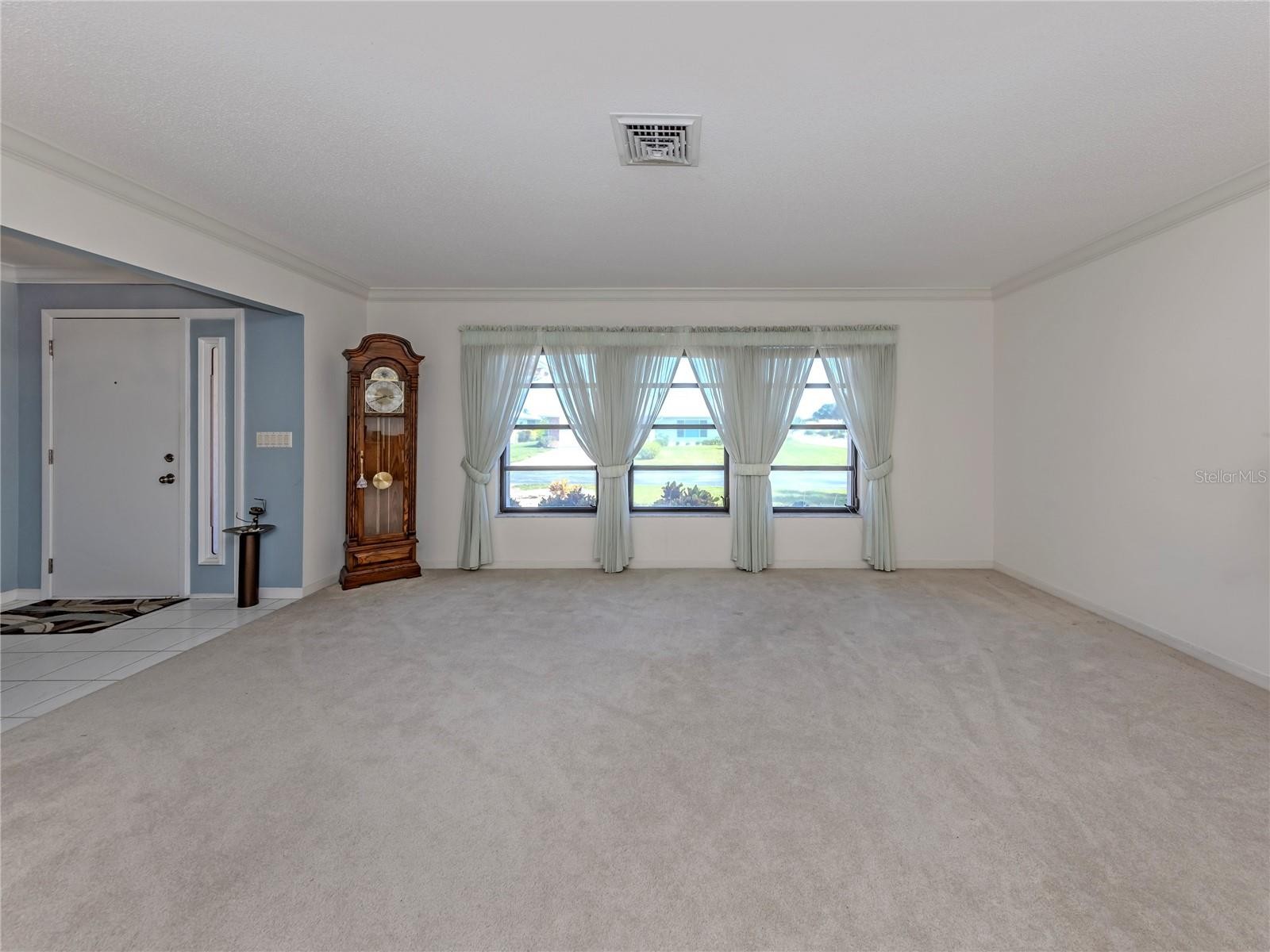 1612 VIKKI CT
