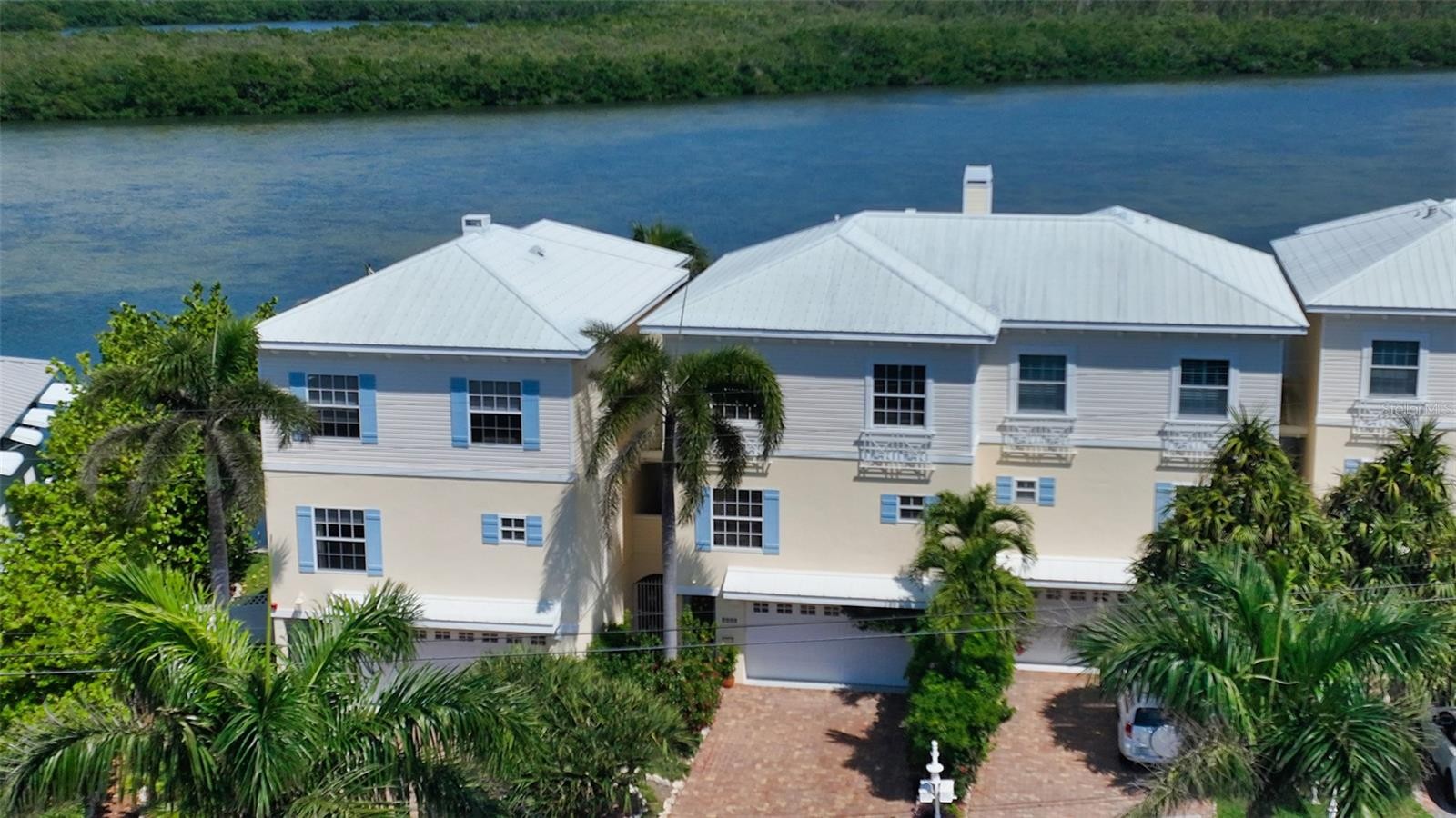 9203 MIDNIGHT PASS RD #2