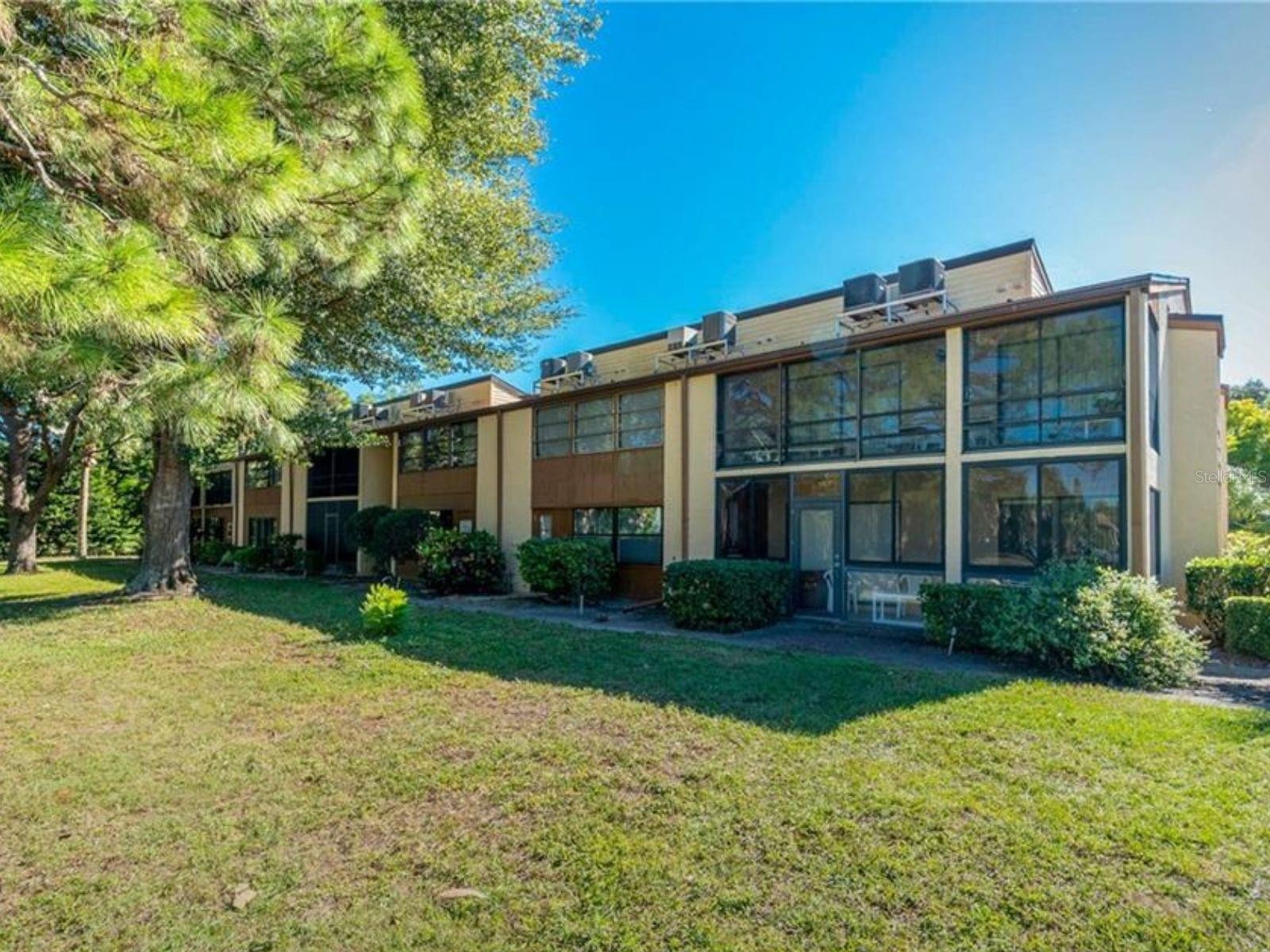 23 QUAILS RUN BLVD #23102