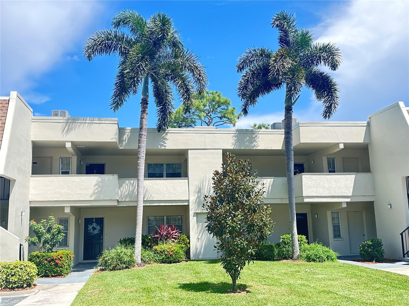 7173 W COUNTRY CLUB DR N #242