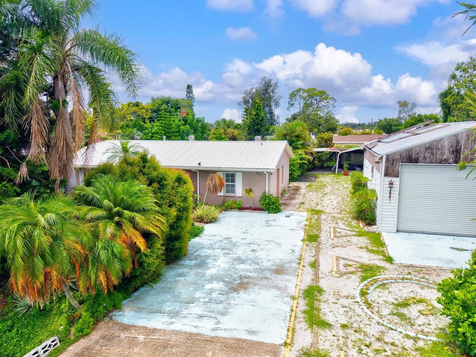507 PINEWOOD AVE