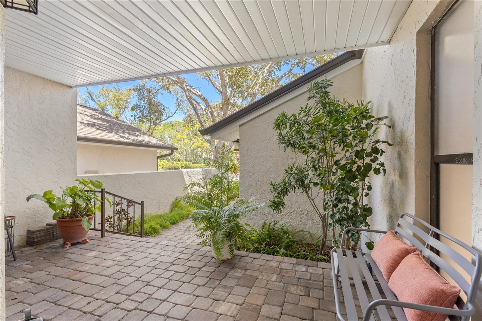 5226 LANDINGS BLVD #102